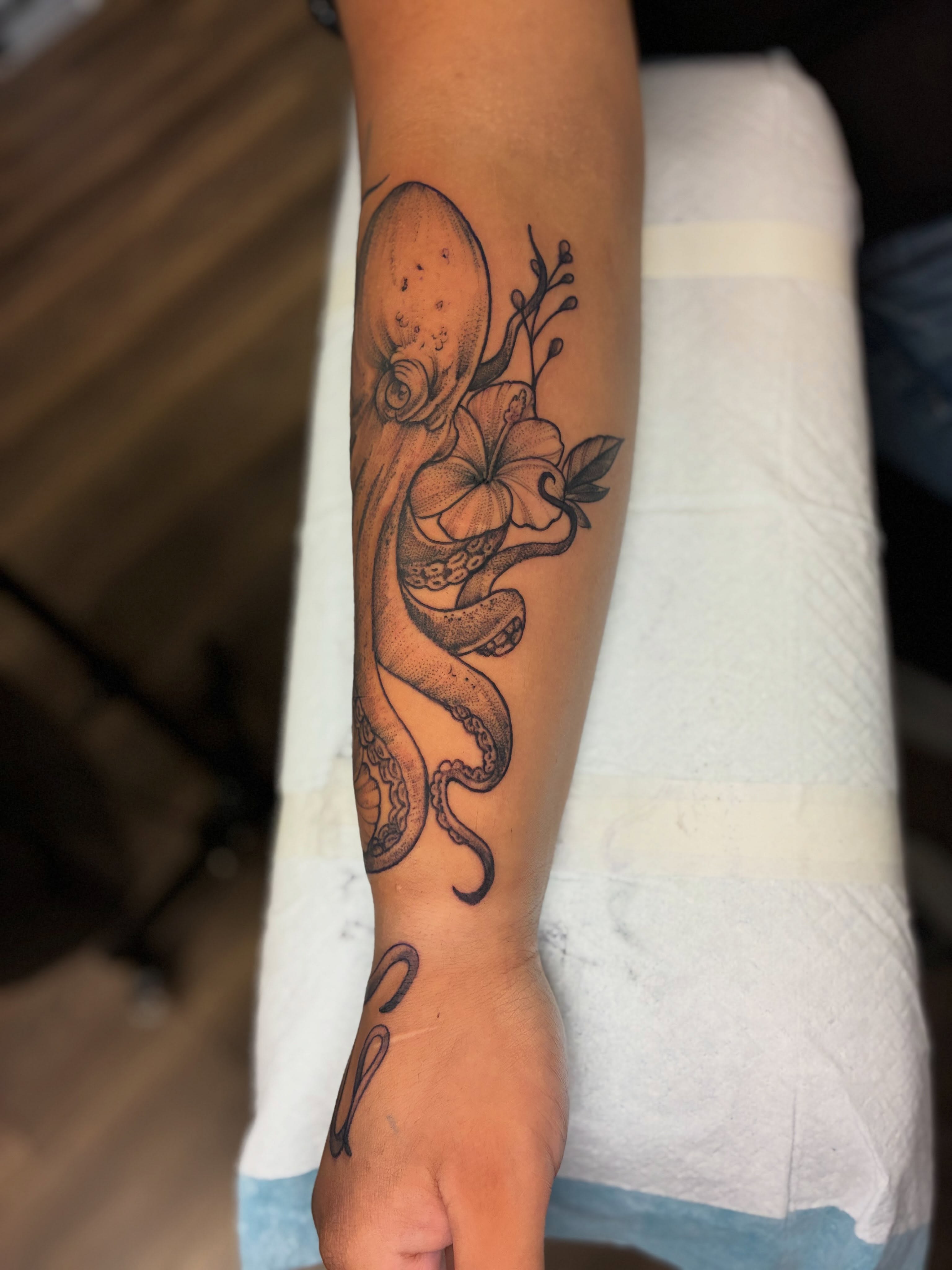Tattoo by @kilinkstr14 — dotwork, realism
