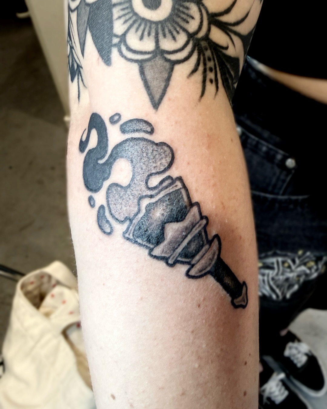 Tattoo by @kuntrevolution — black_and_grey
