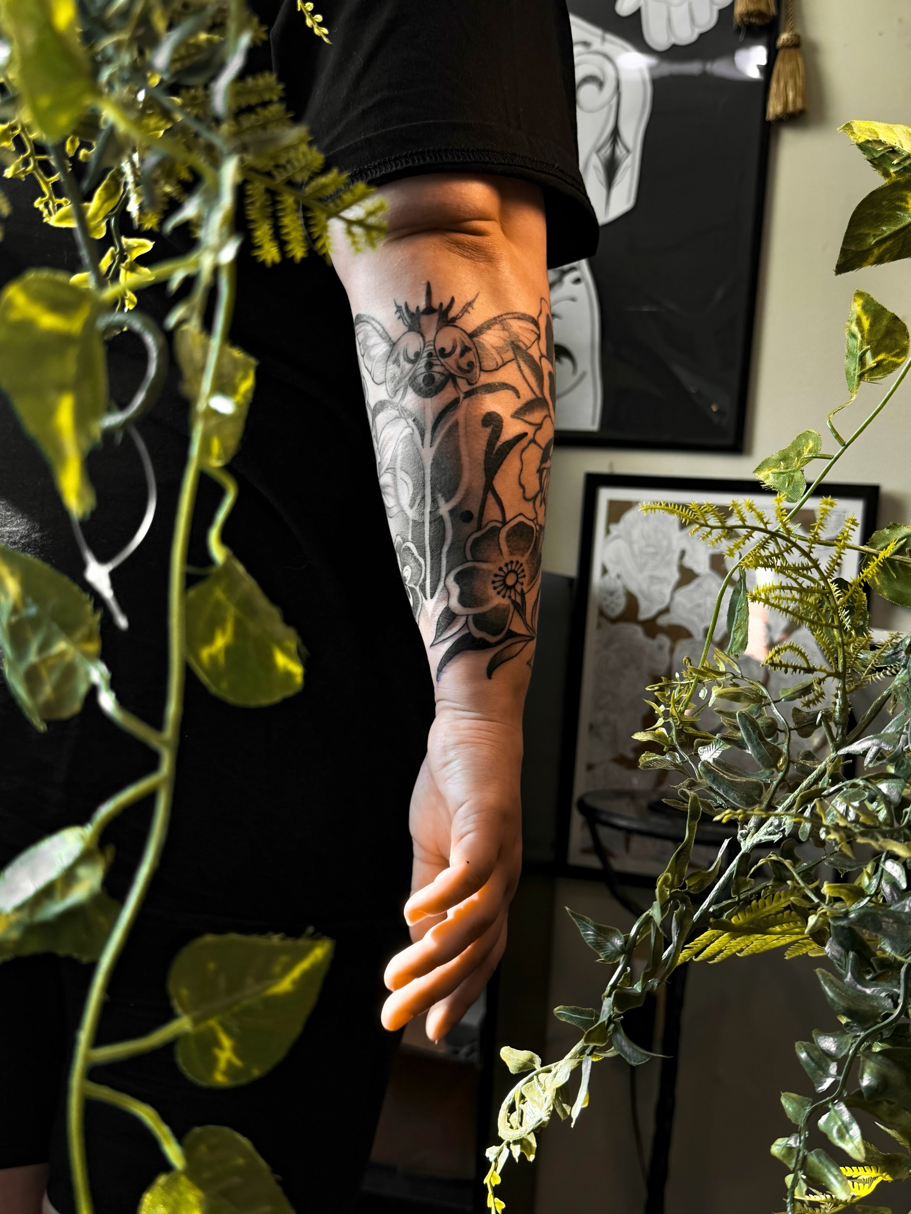 Tattoo by @derracula — black_and_grey