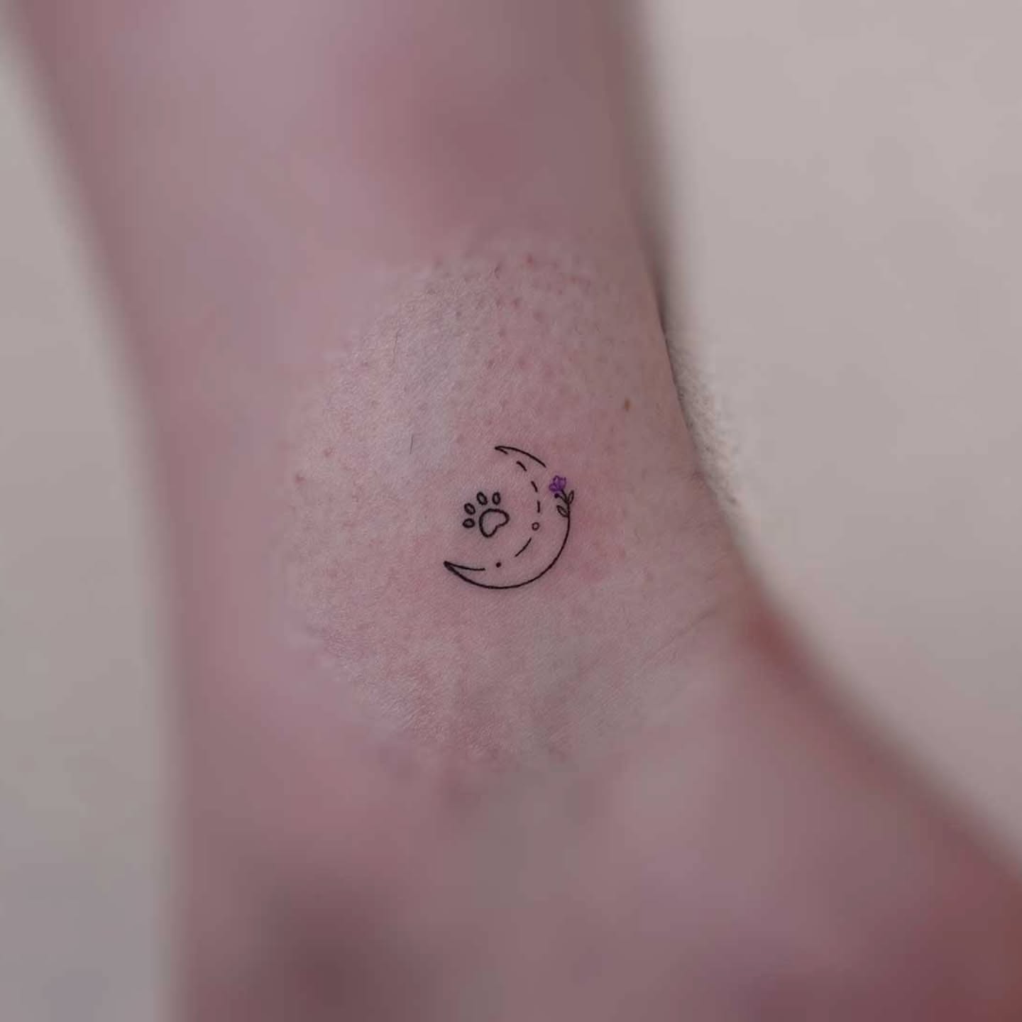 Tattoo by @gorae_tattoo — minimalist