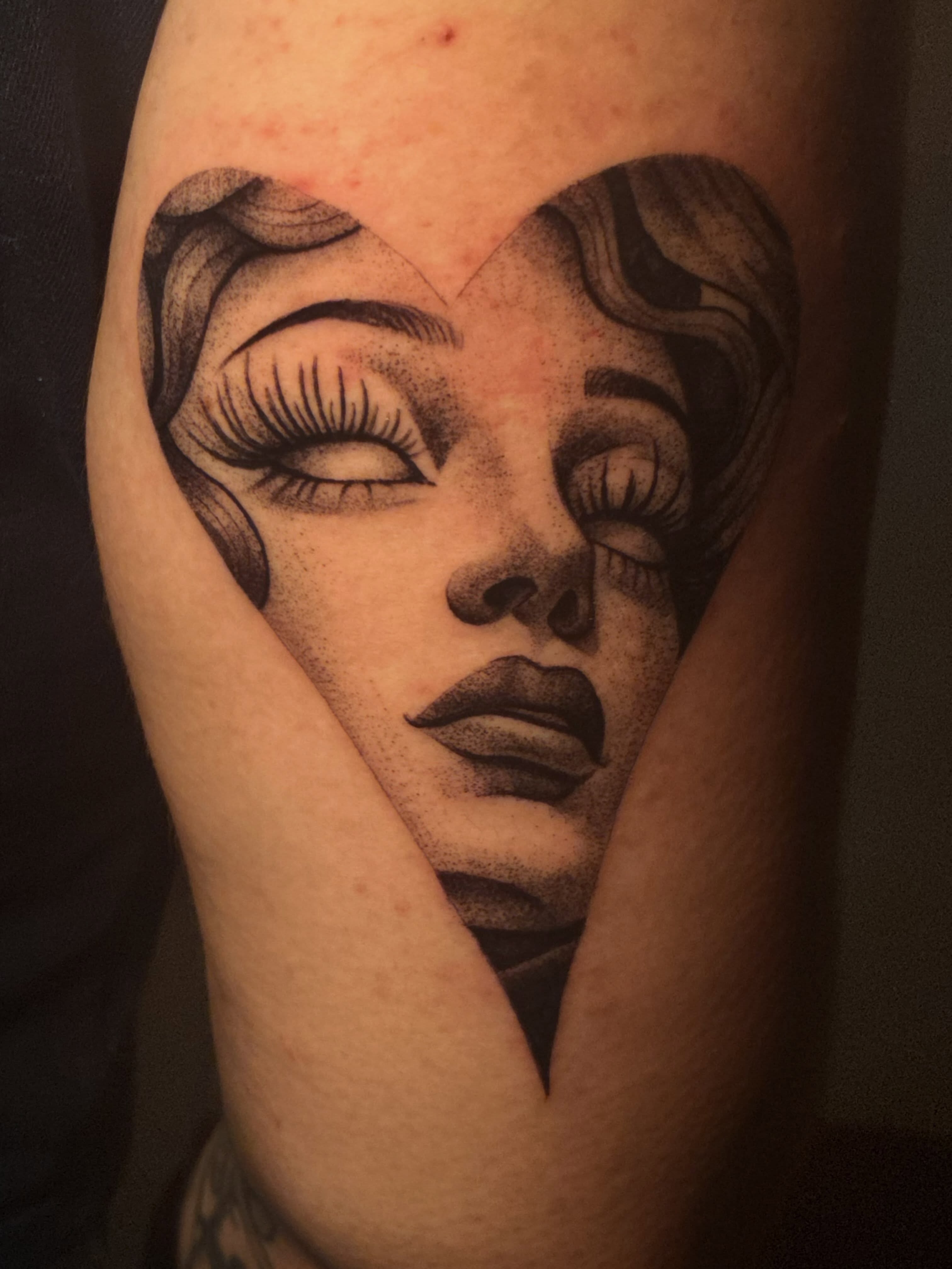 Tattoo by @jinx_inkz β dotwork