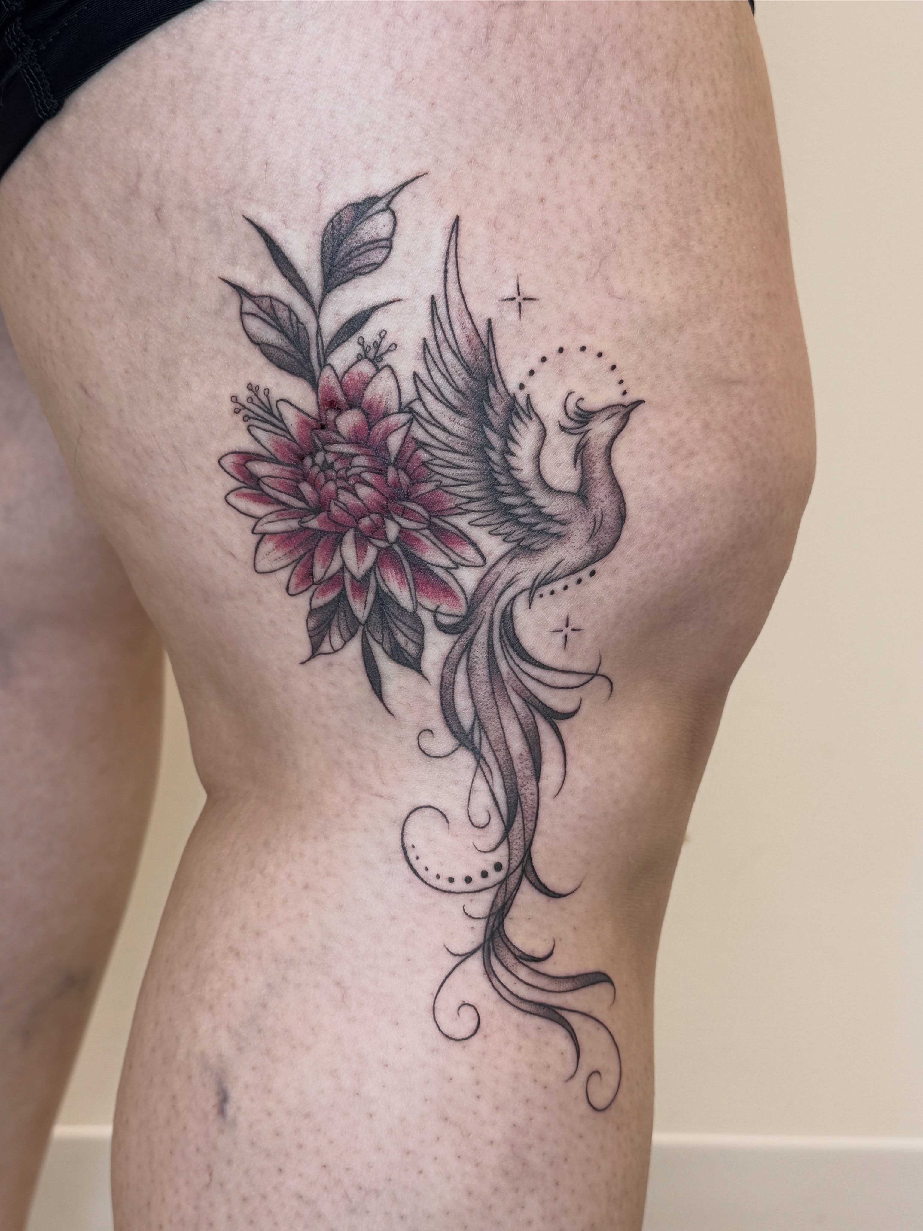 Tattoo by @taracrespitattoos โ black_and_grey