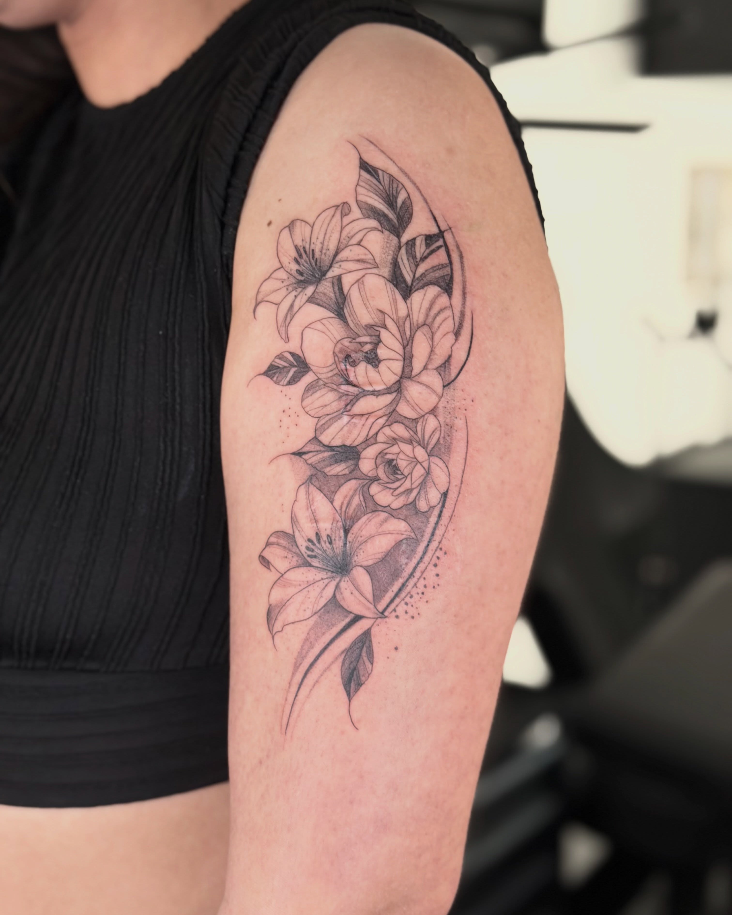 Tattoo by @yennyinktattoo β dotwork, black_and_grey