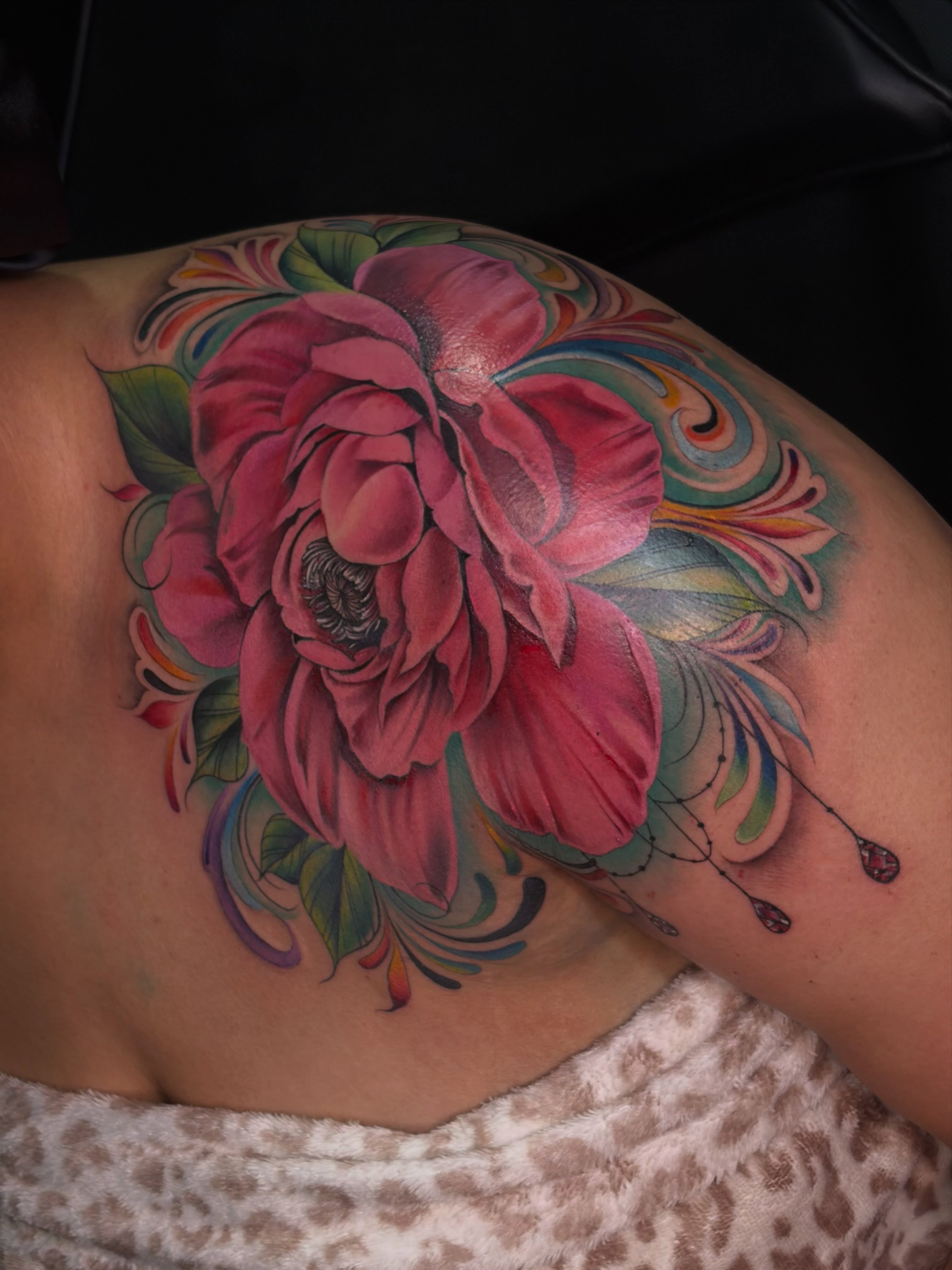 Tattoo by @tattedbytrinn — realism
