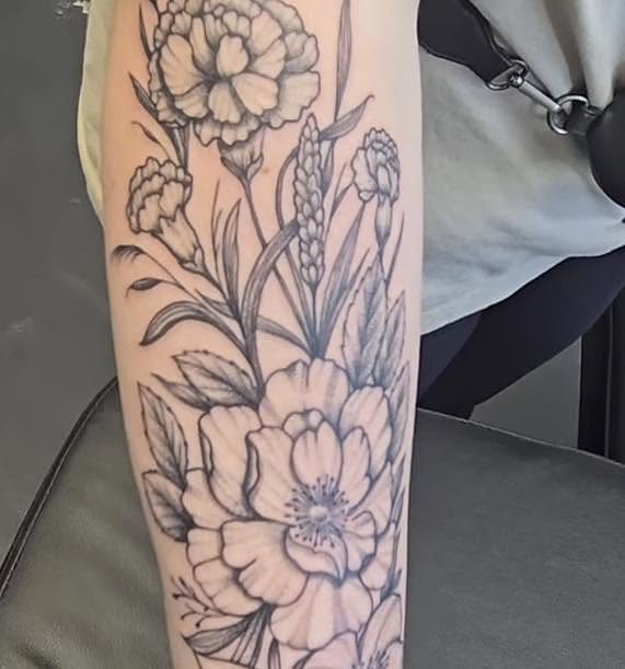 Tattoo by @glasscitytattoo — black_and_grey