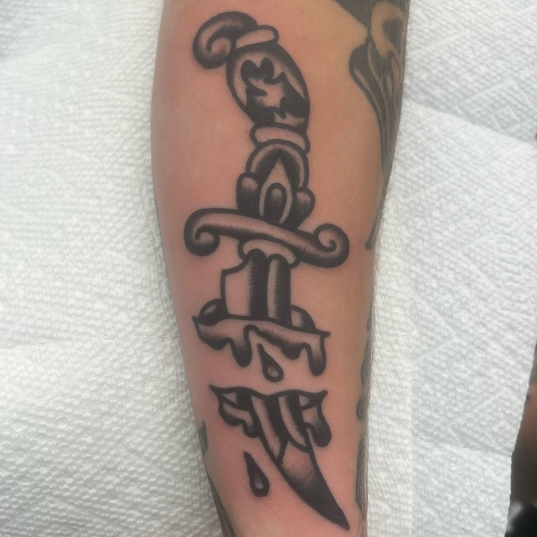 Tattoo by @mikeychestnuts — american_traditional