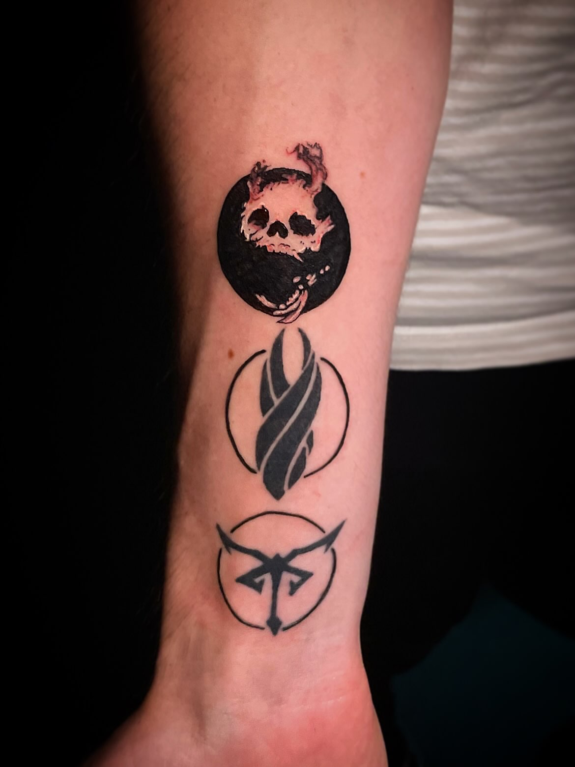 Skull and flame black and grey tattoo on the forearm by 𝕲𝖗𝖆𝖈𝖊 🥀 ᴛᴀᴛᴛᴏᴏ