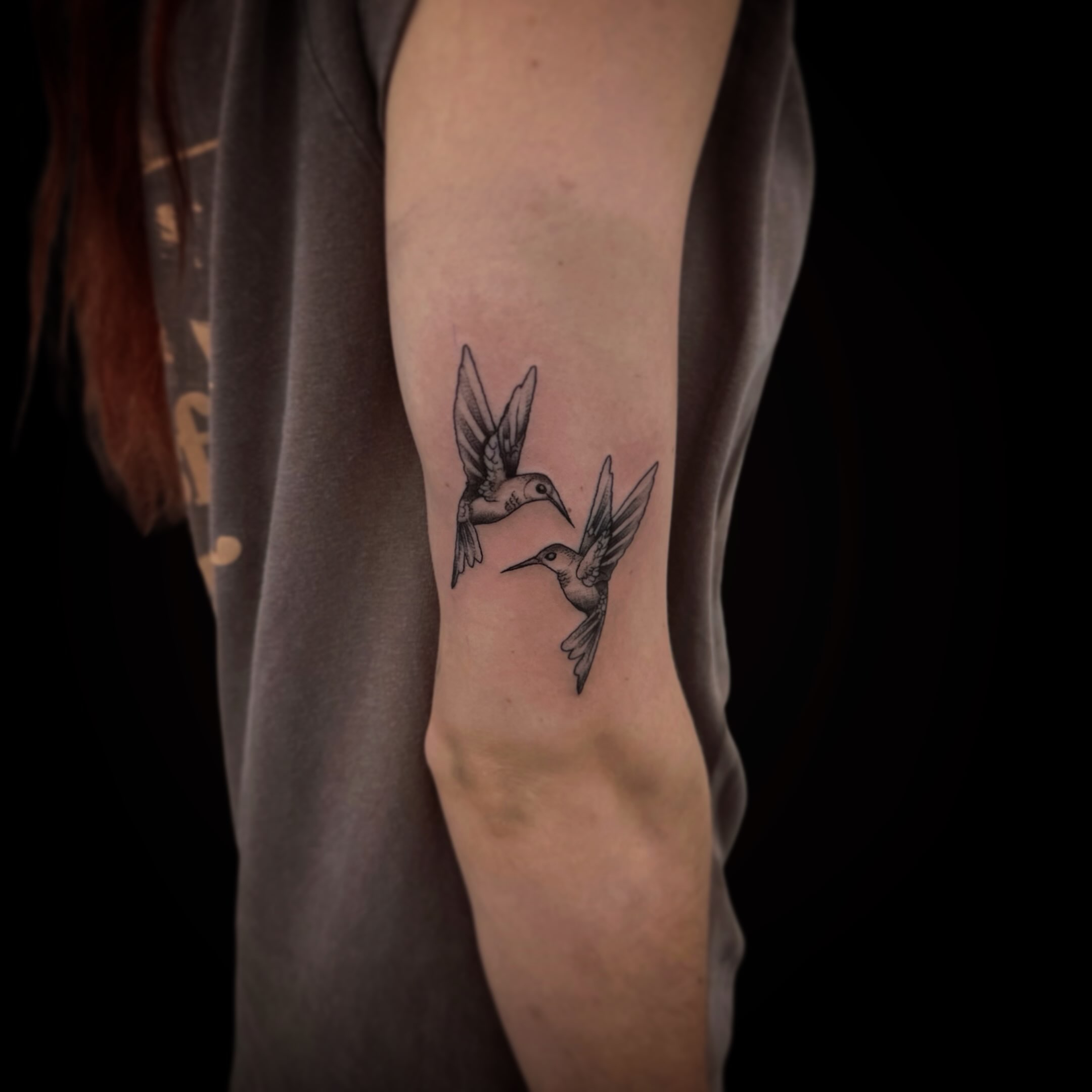 Hummingbirds black and grey tattoo on the forearm by โงโ โฑ โพ ๐ณ๐๐๐๐๐ โฆ โฑ โโง