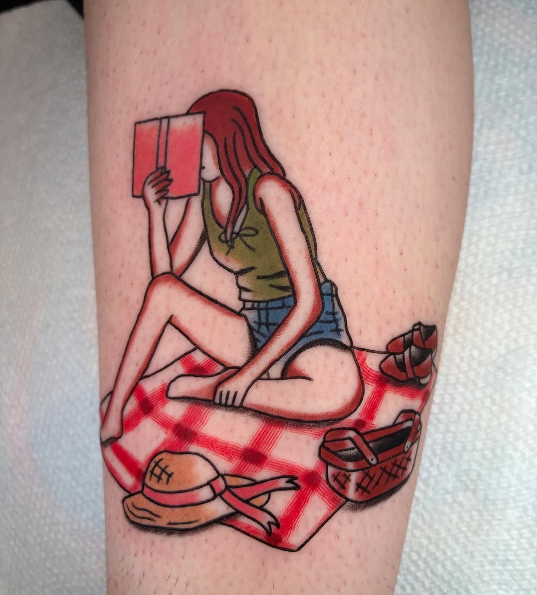 Reading girl illustrative tattoo on the forearm by ๐๐ช๐๐ซ๐ก๐ ๐๐ฏ๐ถ๐ฉ๐
