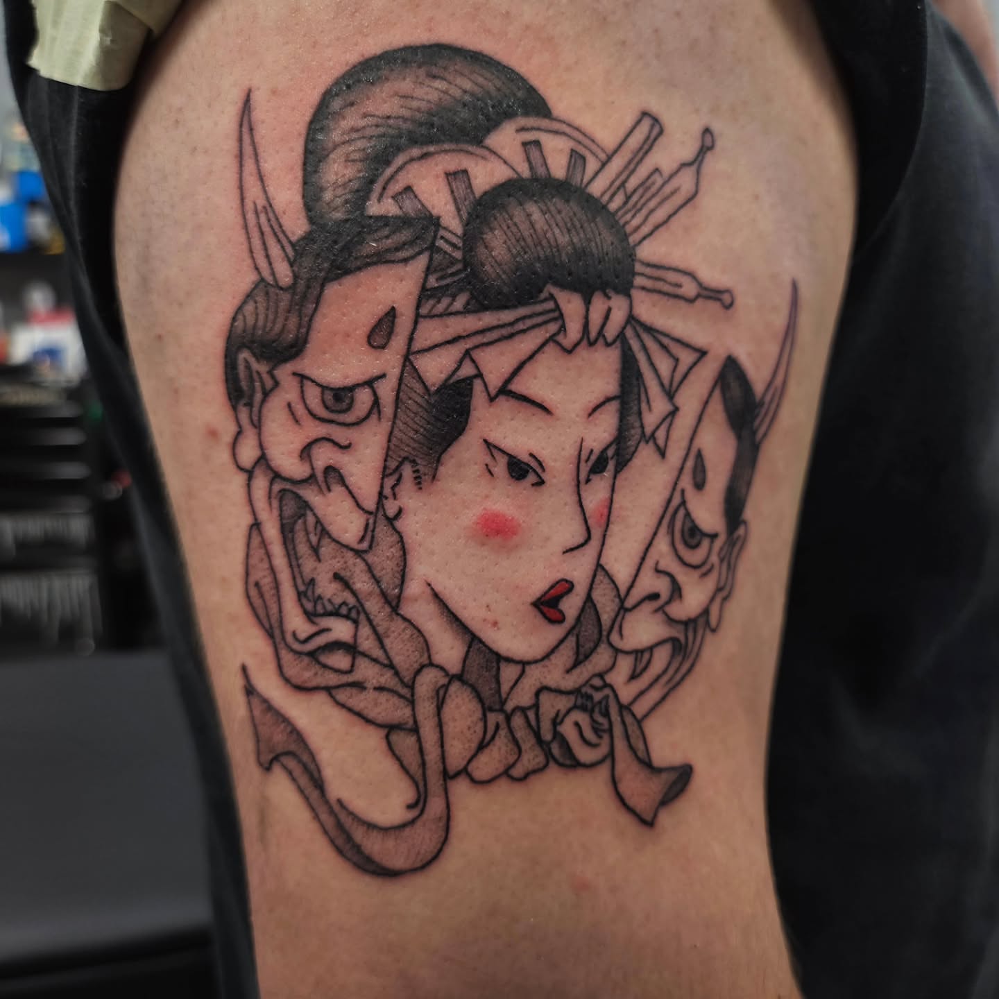 Geisha and demons japanese irezumi tattoo on the thigh by 𝕸 𝖆 𝖓 𝖔 𝖑 𝖔