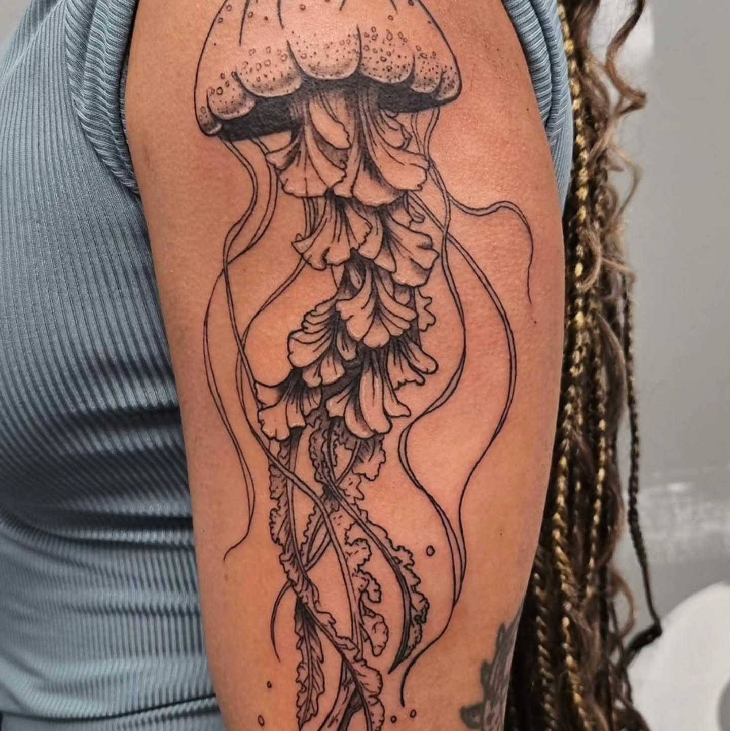 Jellyfish black and grey tattoo on the forearm by 𝕸 𝖆 𝖓 𝖔 𝖑 𝖔