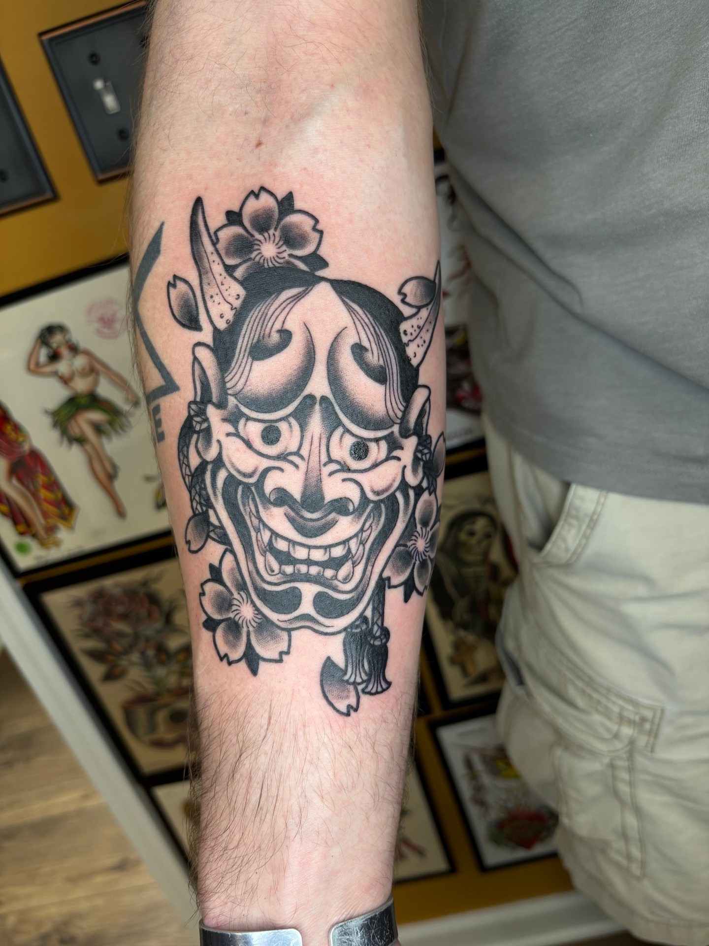 Tattoo by @aleenahkentattoo — black_and_grey