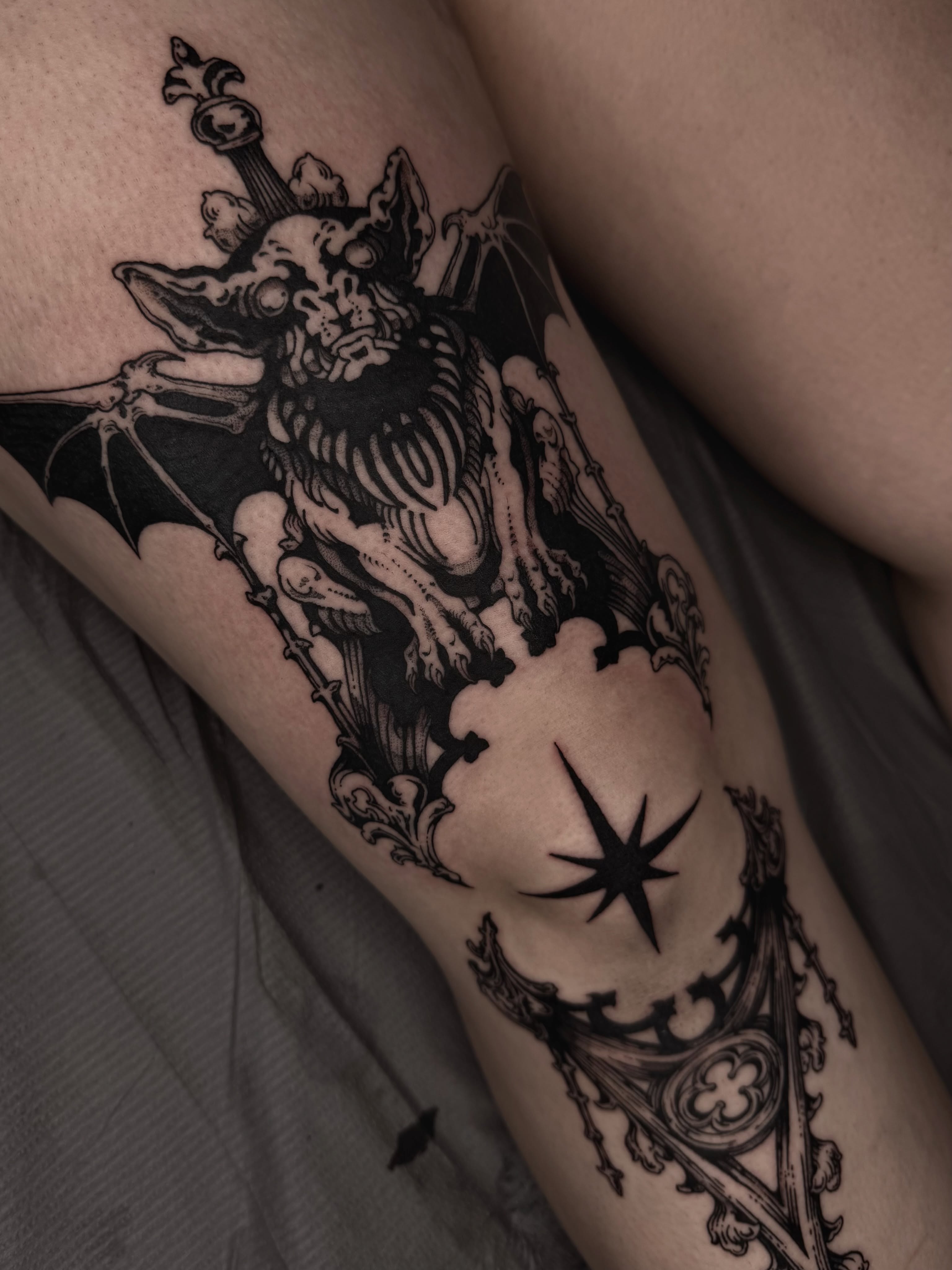 Bat and skull dark realism tattoo on the forearm by 𝐋𝐢𝐬𝐚 𝐊𝐨𝐫𝐳𝐞𝐧𝐨𝐰𝐬𝐤𝐢