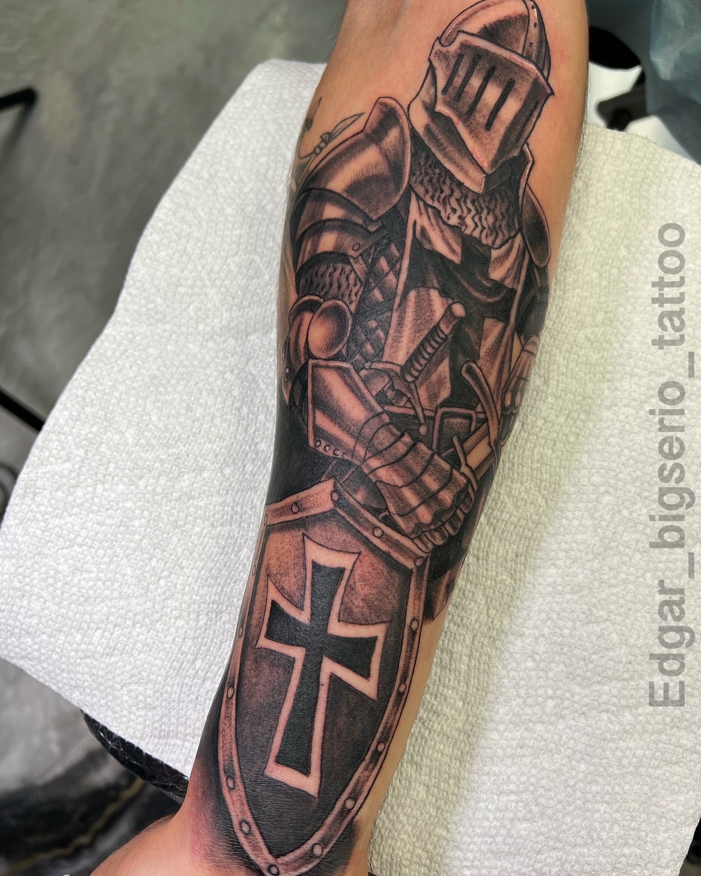 Tattoo by @edgar_bigserio_tattoo — black_and_grey, realism