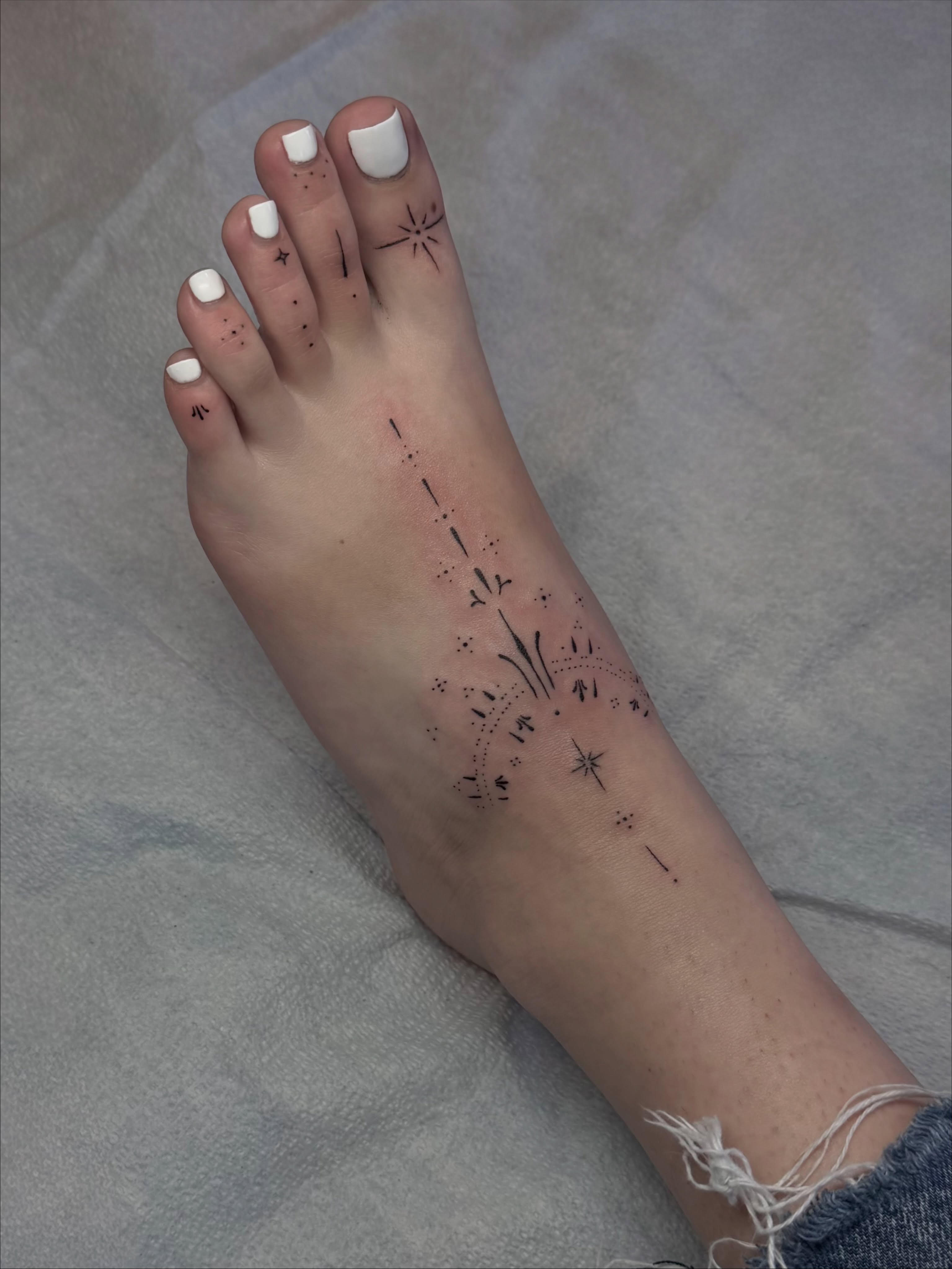 Tattoo by @tattedbymae β dotwork, geometric
