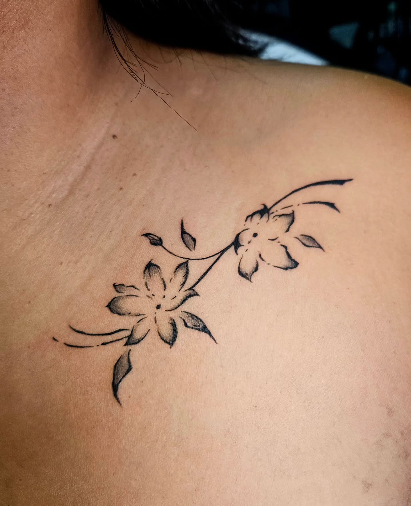 Flowers black and grey tattoo on the shoulder by Lina ๐ป
