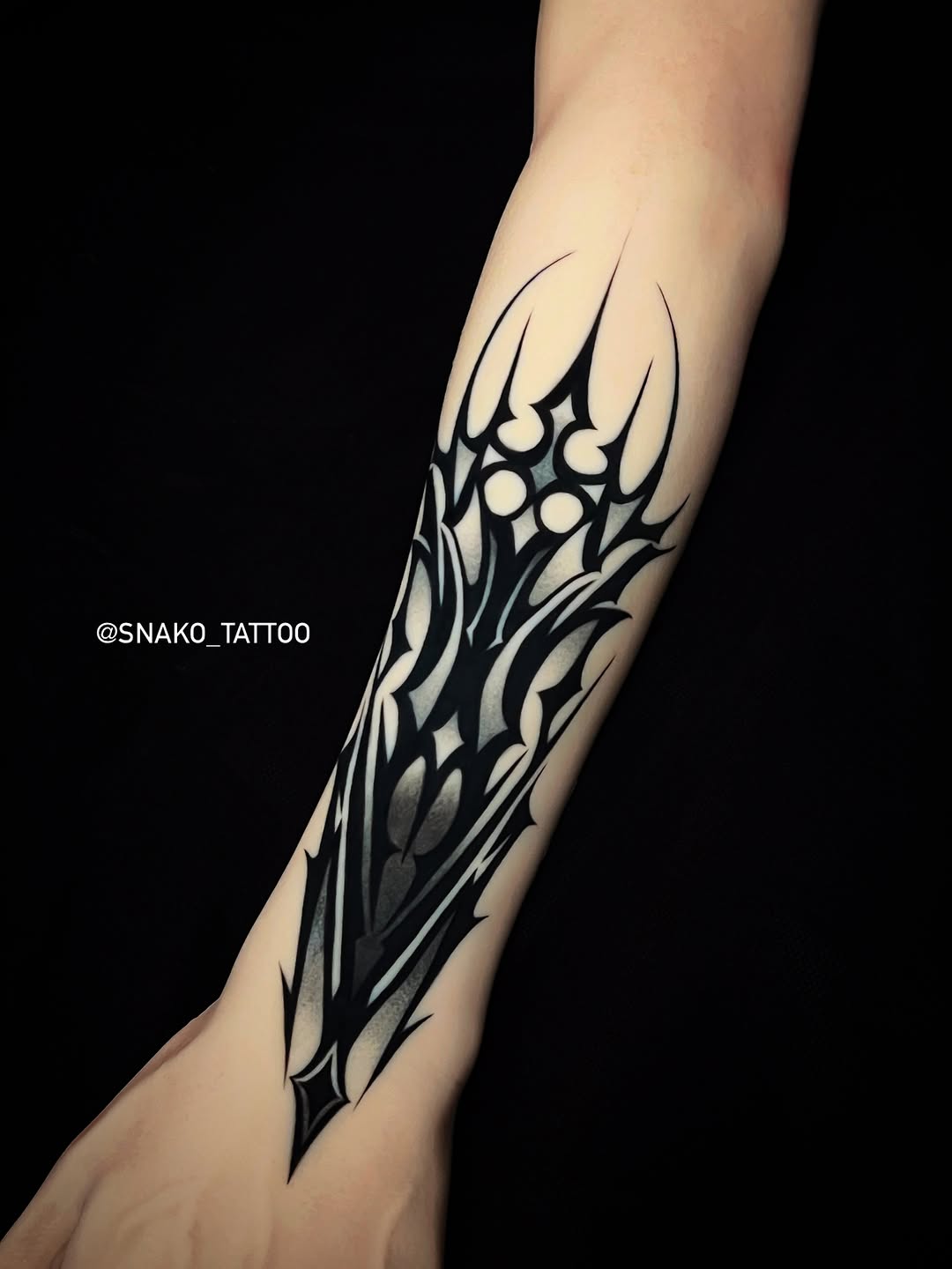 Tattoo by @snako_tattoo — blackwork, geometric