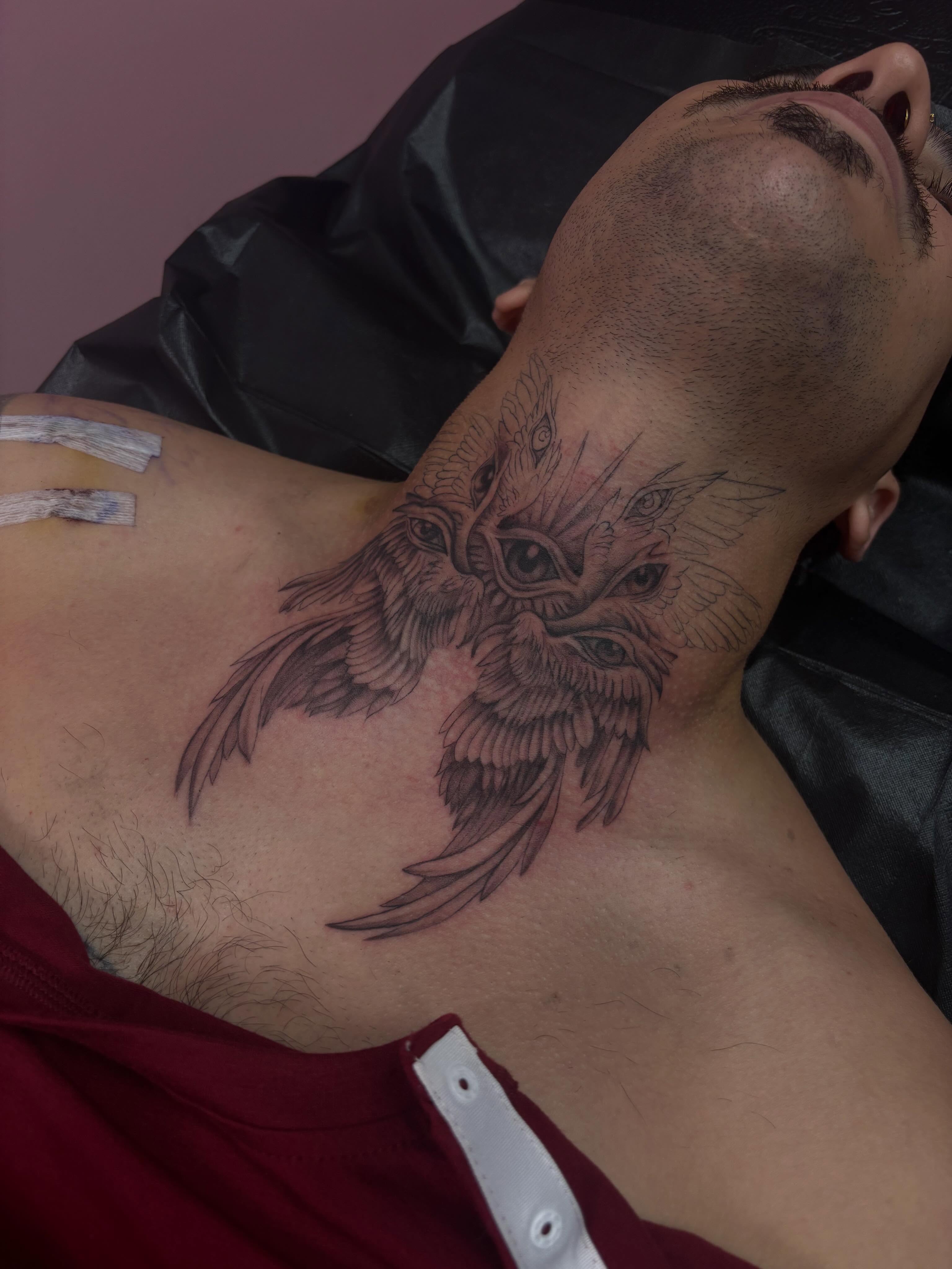 Owl black and grey tattoo on the neck by ★𝔗𝔞𝔱𝔱𝔬𝔬𝔰 𝔟𝔶 𝔗𝔢𝔞𝔙𝔞𝔫𝔊𝔬𝔤𝔥 ★