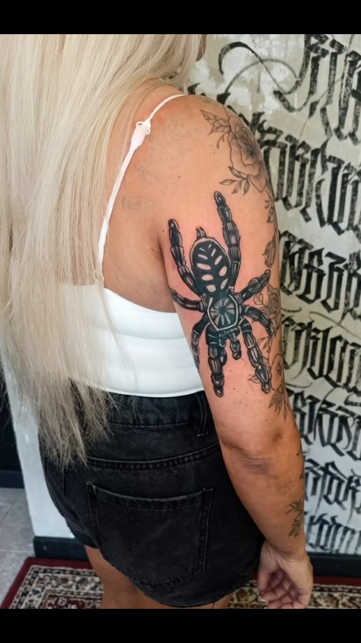 Tattoo by @tuszemdojebany — black_and_grey, realism