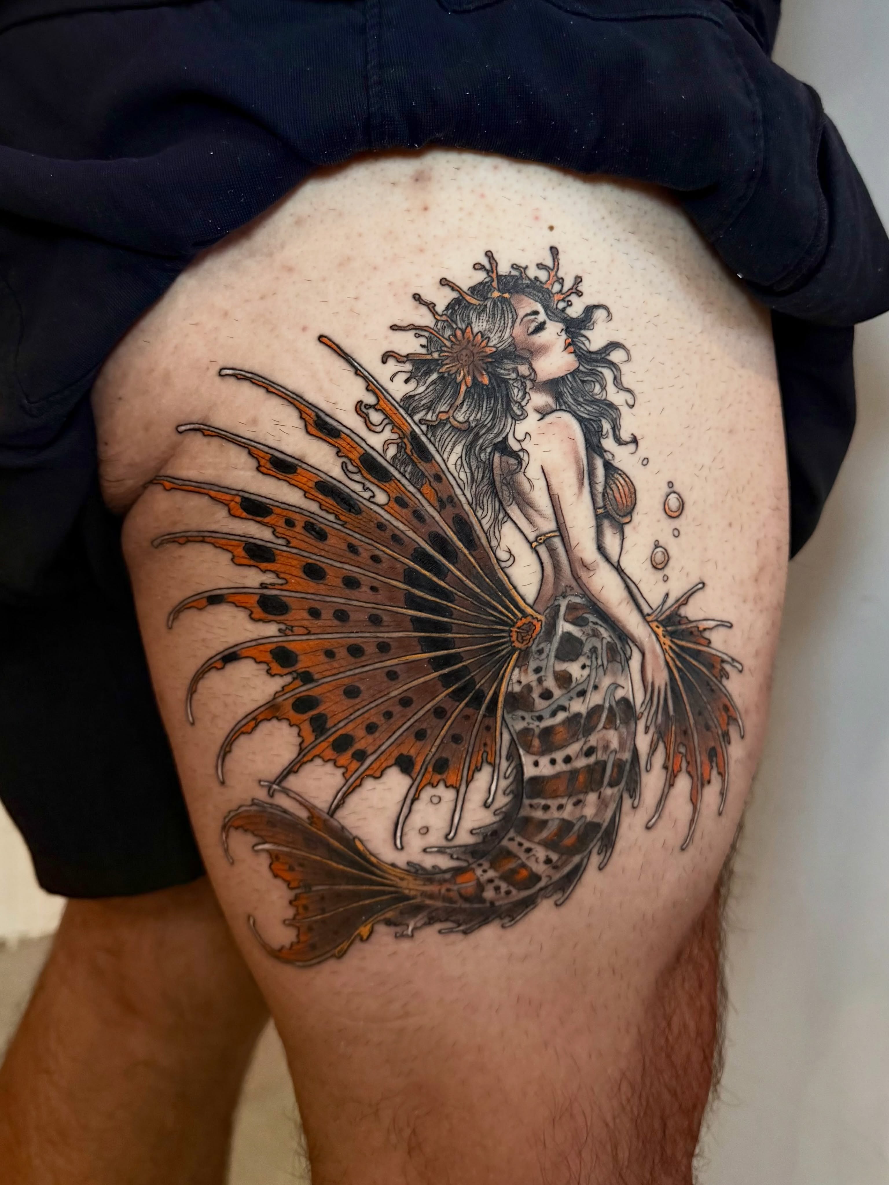 Mermaid realism tattoo on the thigh by Jackse π§πΌββοΈ Tattoos π§πΌββοΈ