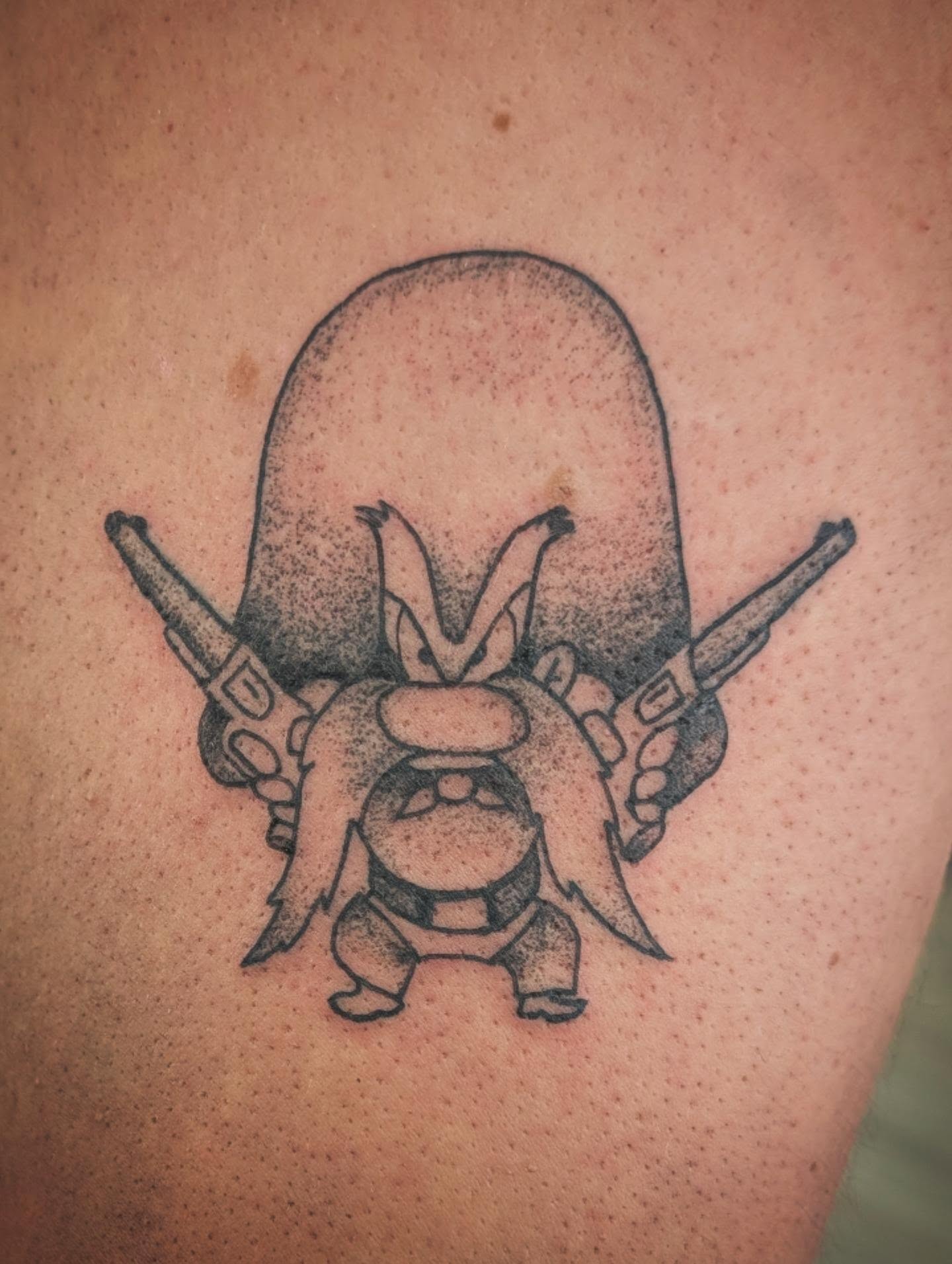 Robot with guns dotwork tattoo on the back by Matt Mahl