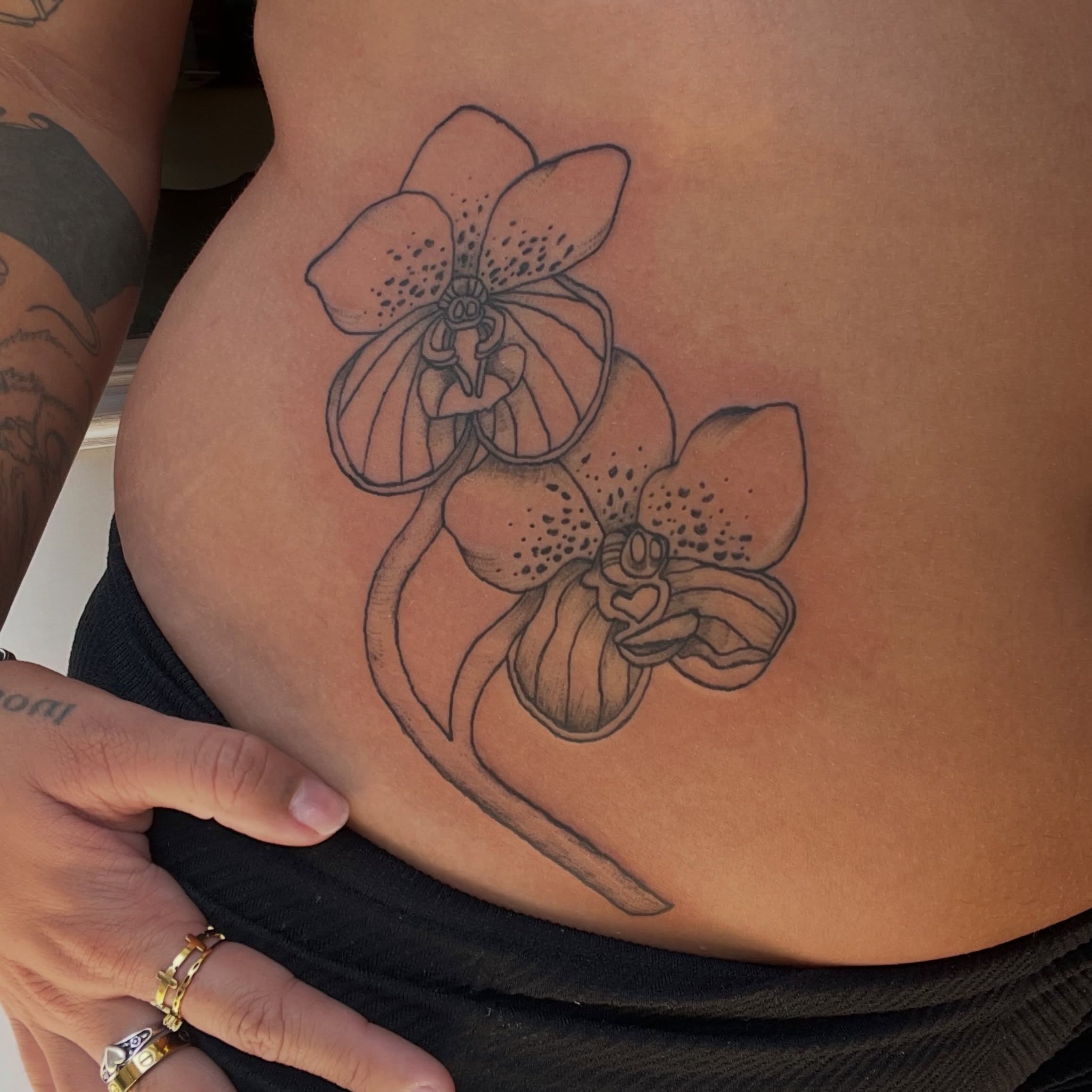 Tattoo by @inkedbymiranda — black_and_grey