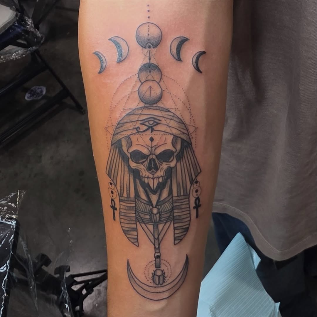 Tattoo by @thecatrinaink — geometric, black_and_grey
