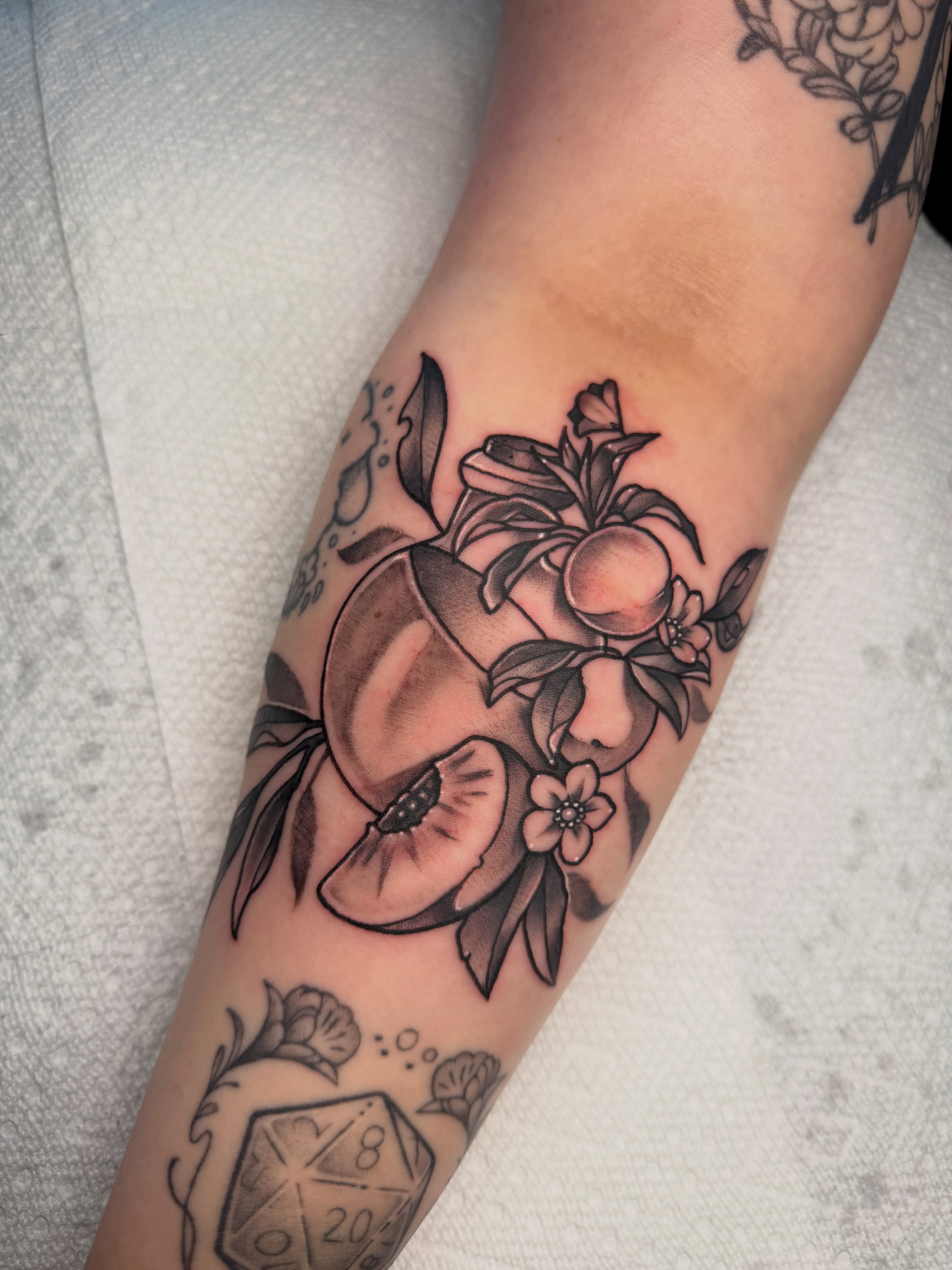 Peaches and flowers American traditional tattoo on the forearm by 🦋ｊｅｓｓｉｃａ  f  o  x🦋, Nashville, Tennessee
