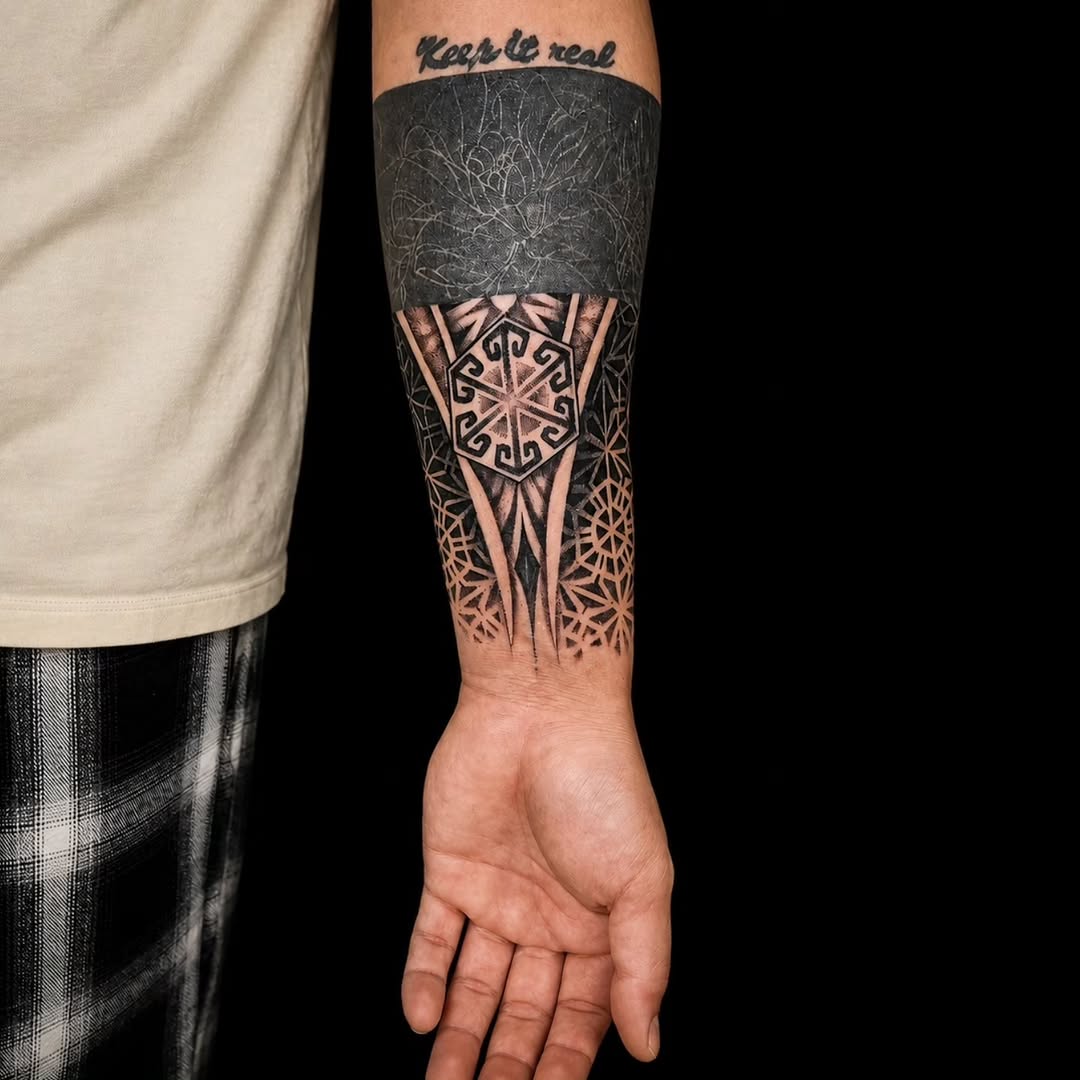 Tattoo by @toa_monti — geometric, blackwork