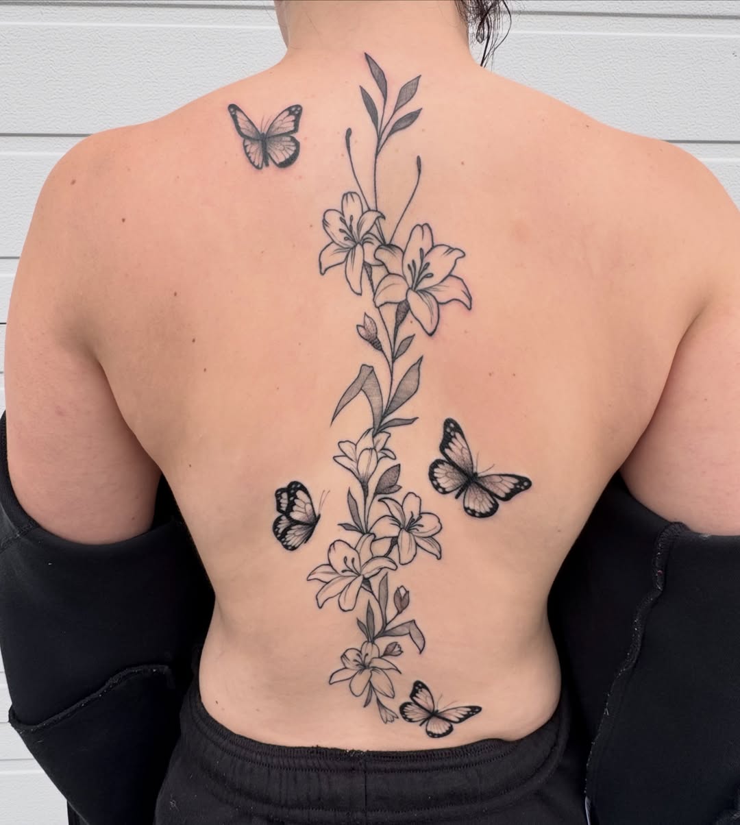 Tattoo by @gatorgirltattoo — black_and_grey