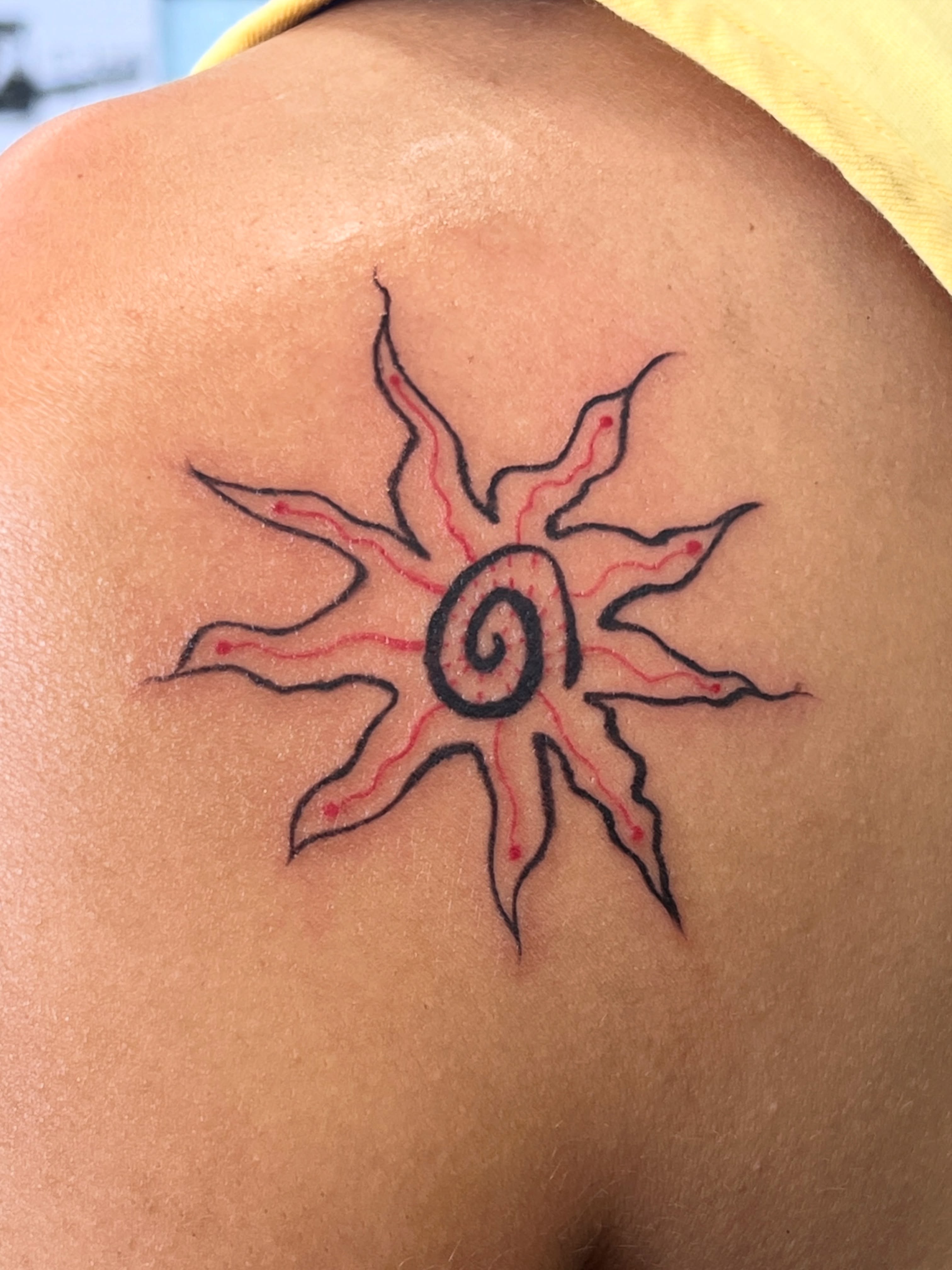Tattoo by @lanta_ttoo — geometric