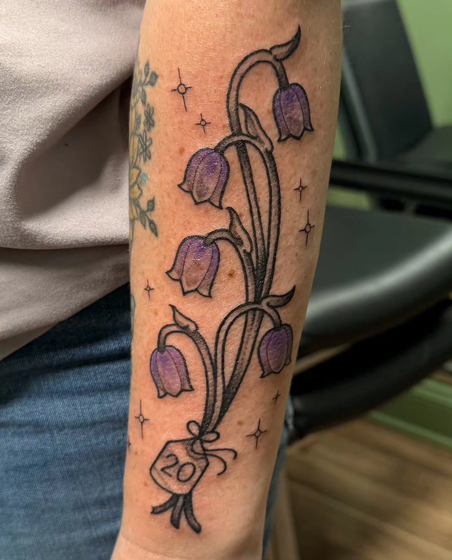 Tattoo by @lizz_zee — black_and_grey
