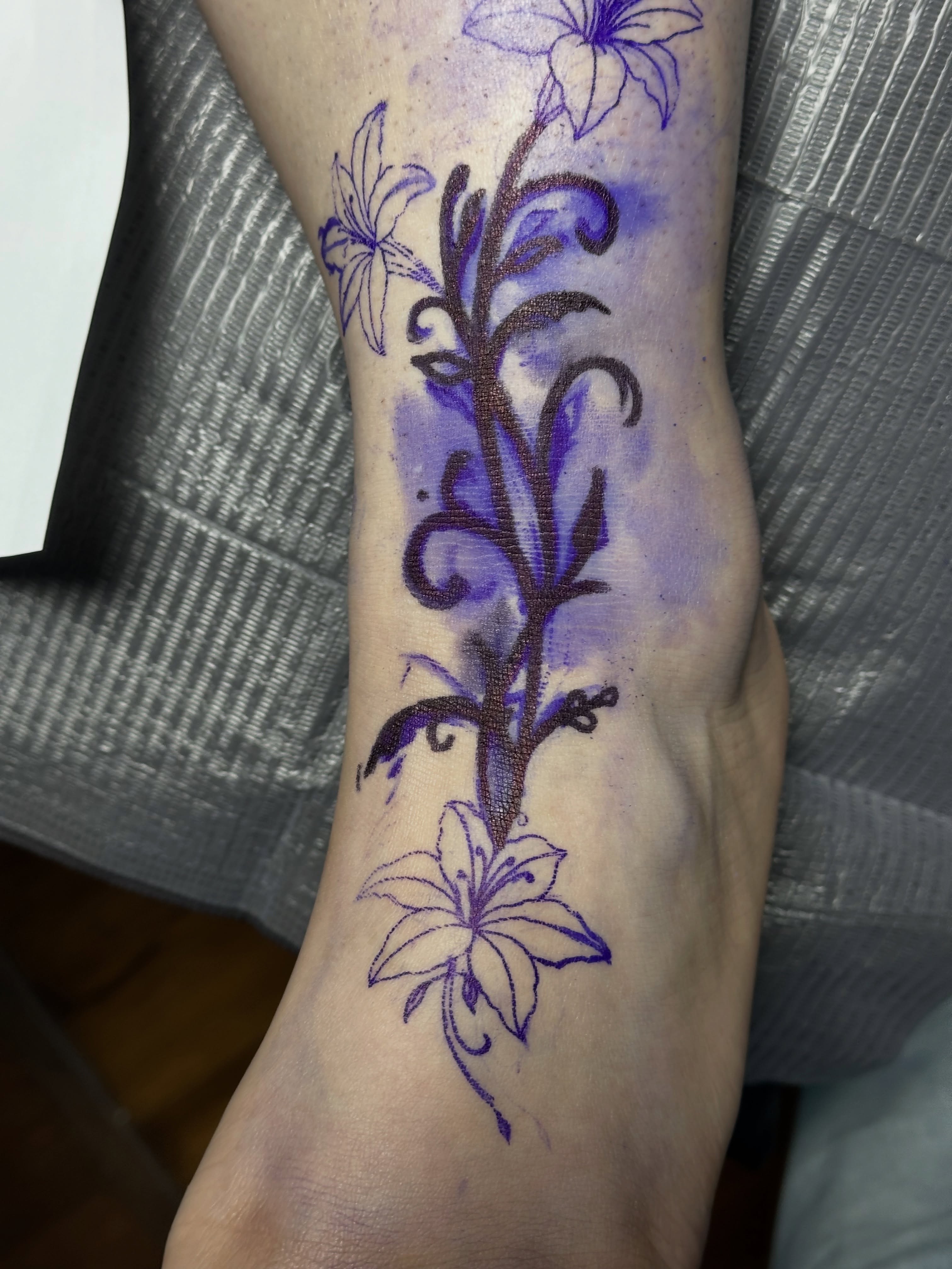 Tattoo by @gabby_la_piercer — watercolor