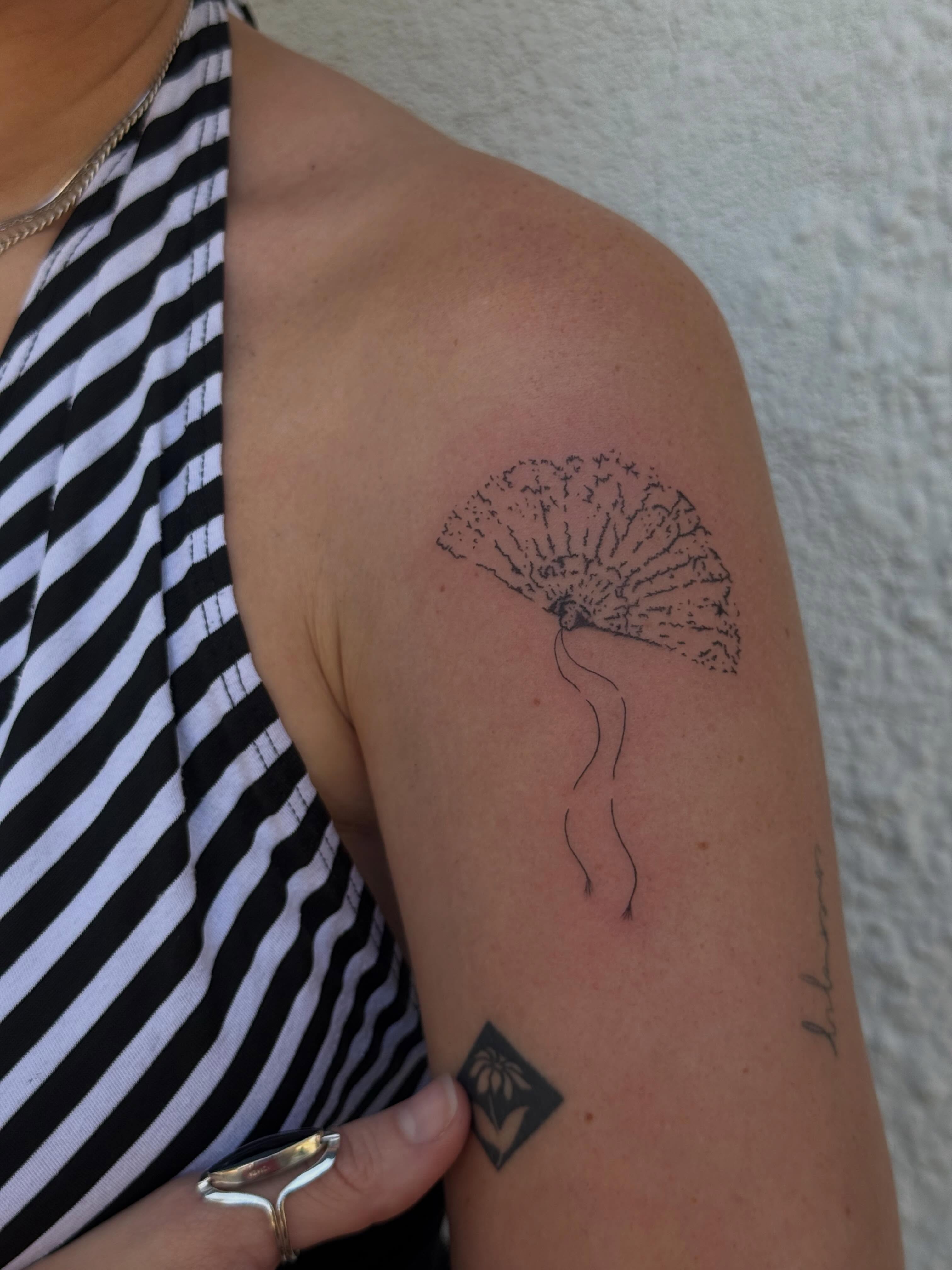 Dandelion seed dotwork tattoo on the shoulder by TATTOO & PIERCING ARTIST ₊˚⊹ ᰔ