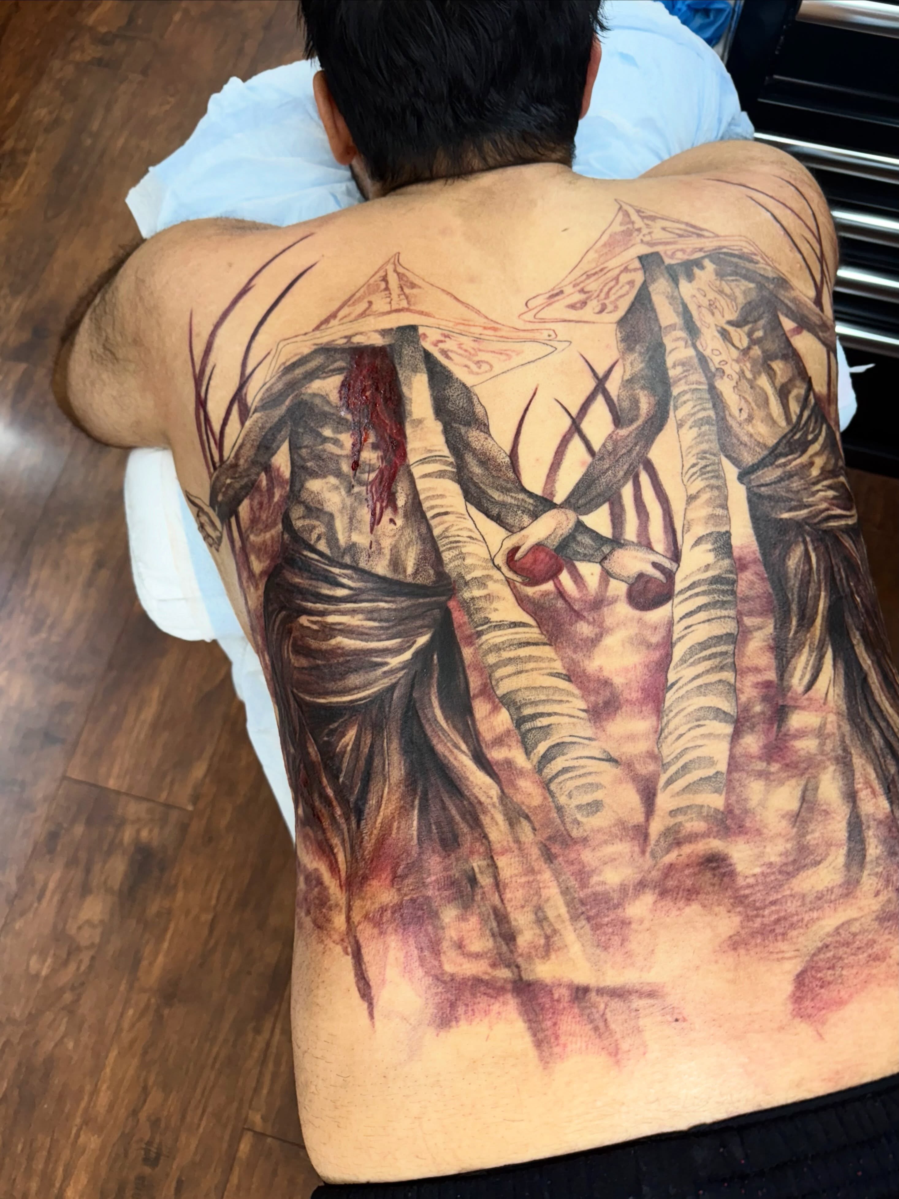 Elephant American traditional tattoo on the back by Isabella π€