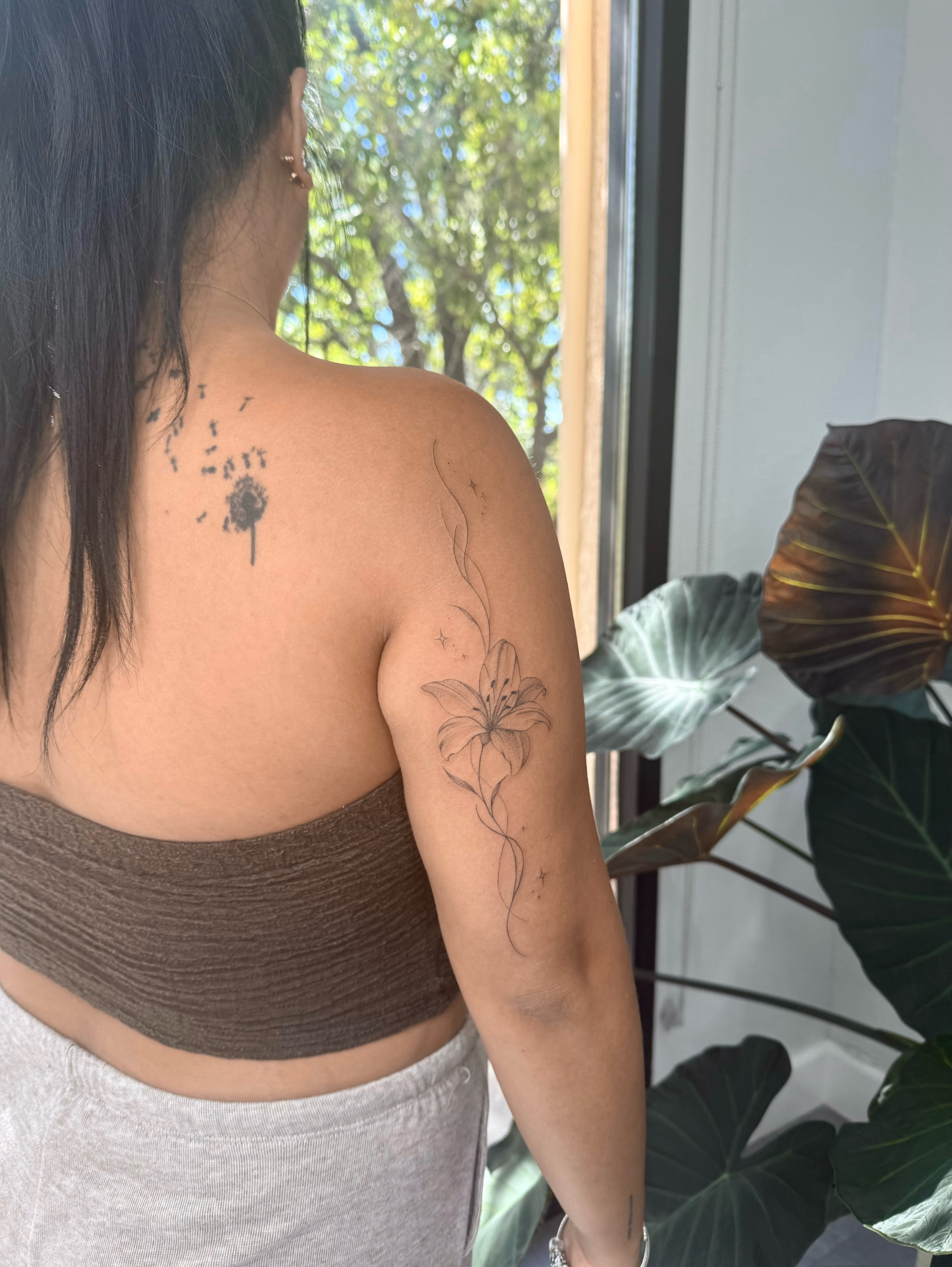 Tattoo by @pomaikai.artistry — black_and_grey