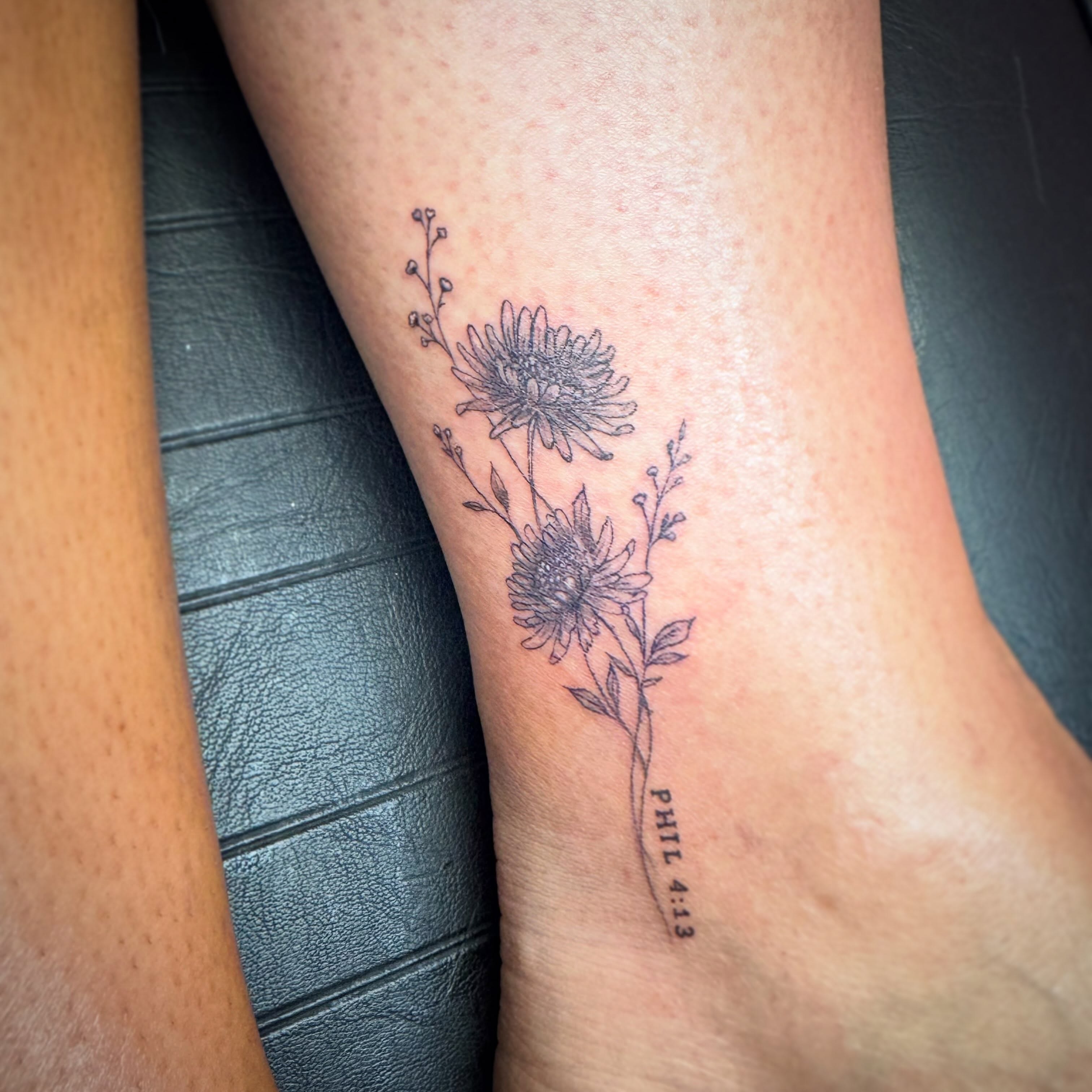 Tattoo by @evolveink.tattoos — black_and_grey