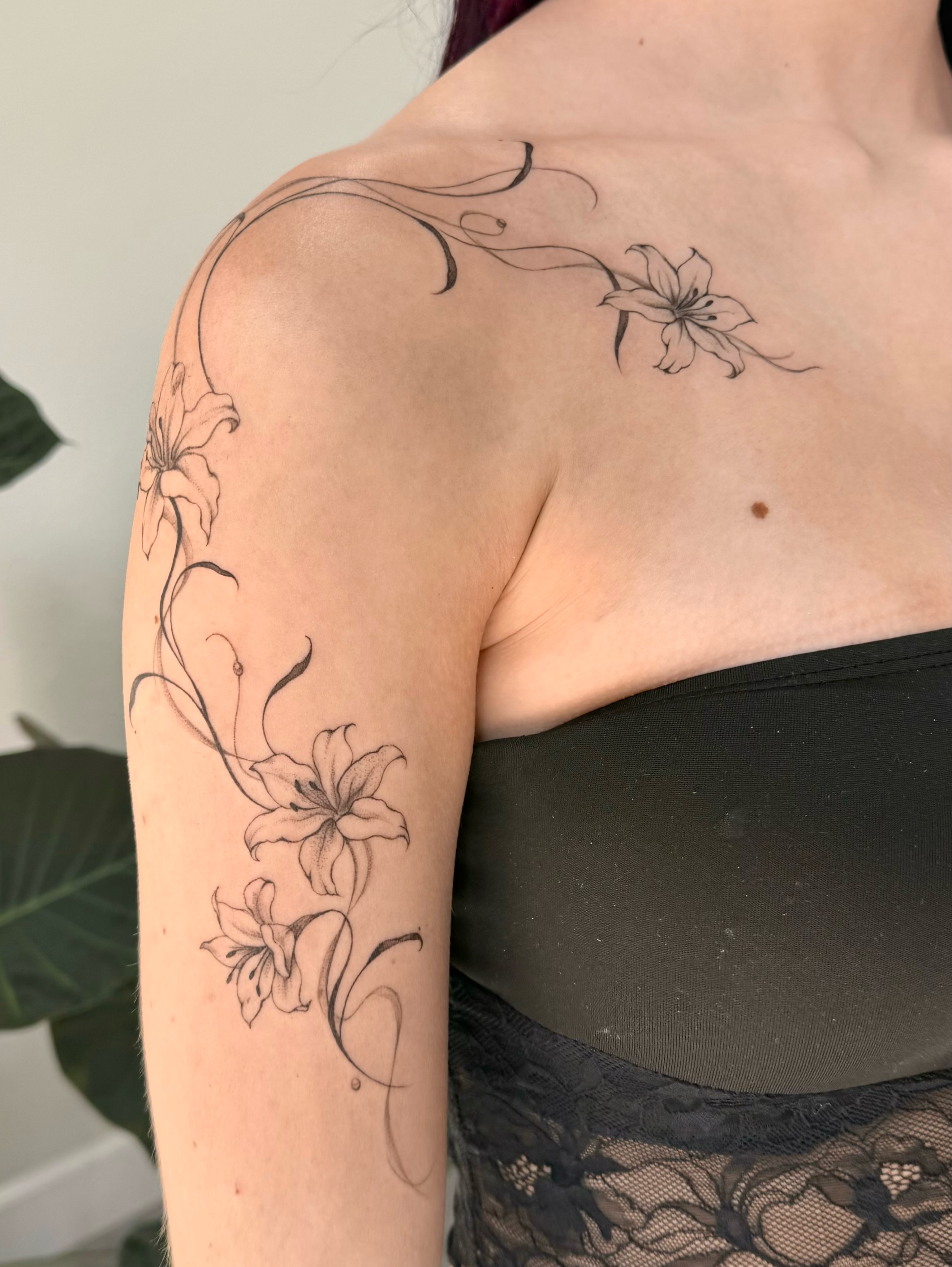 Tattoo by @pomaikai.artistry — black_and_grey