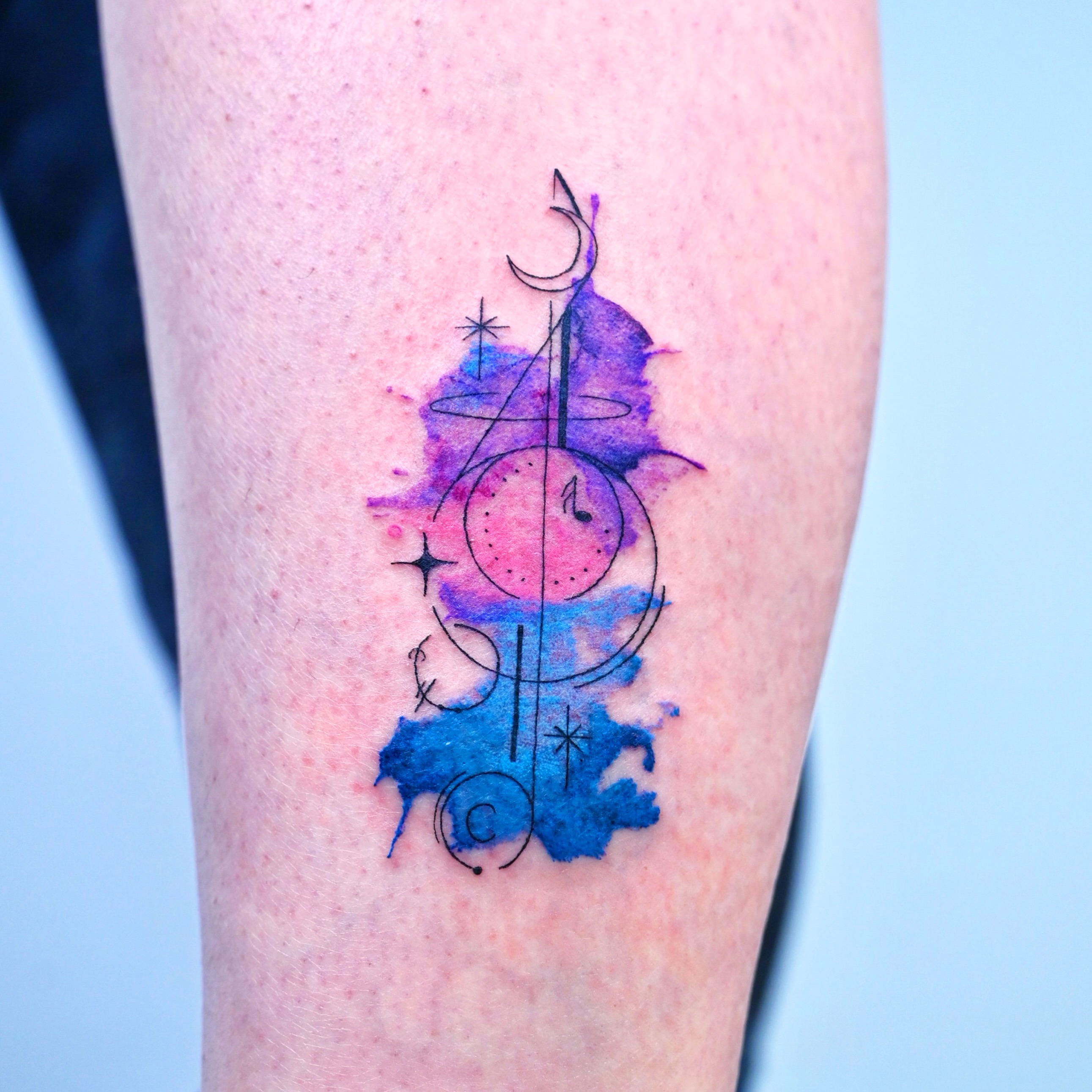 Tattoo by @tattooist_urban — geometric, watercolor