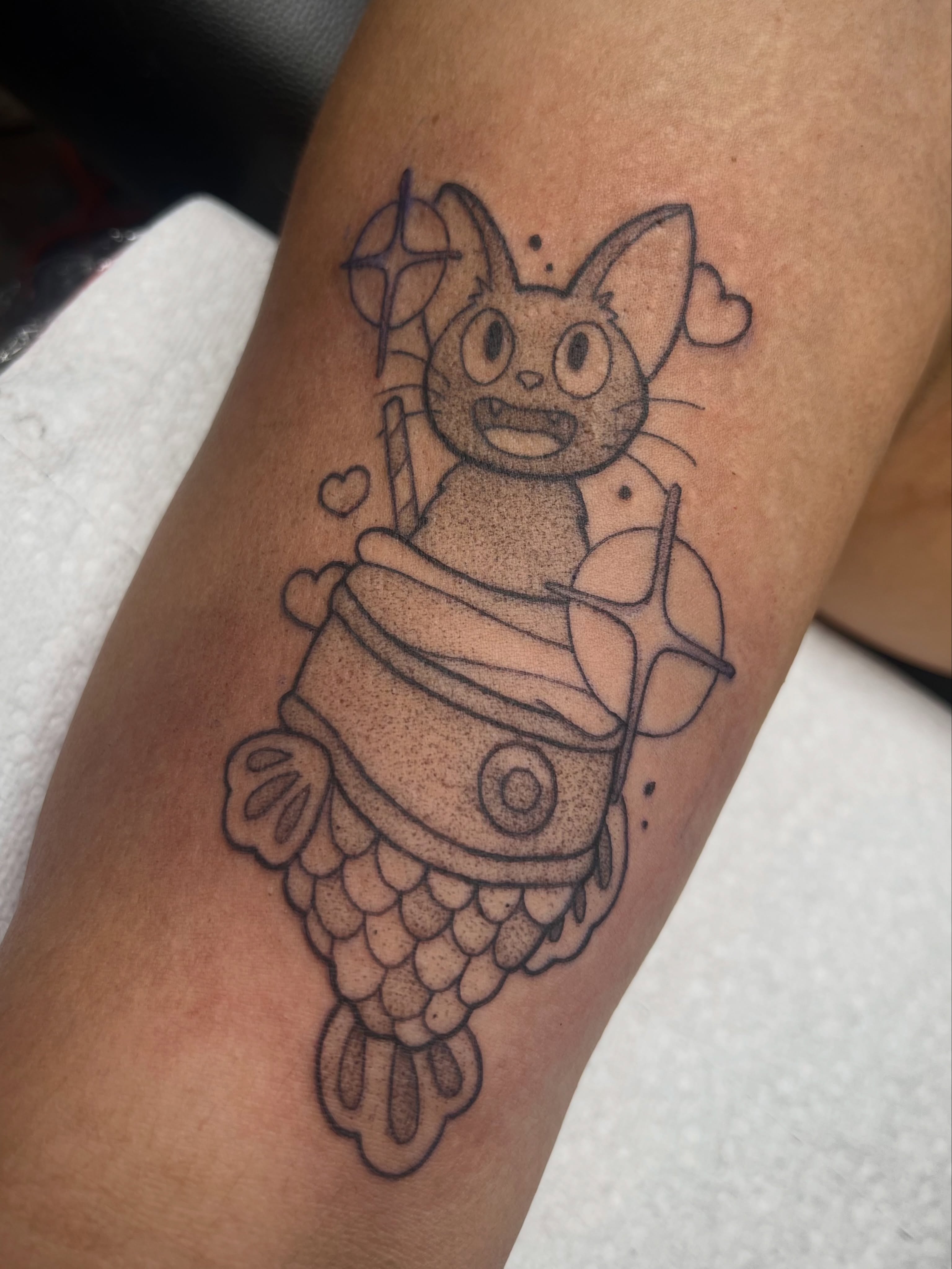 Tattoo by @hollytattoos__ — dotwork