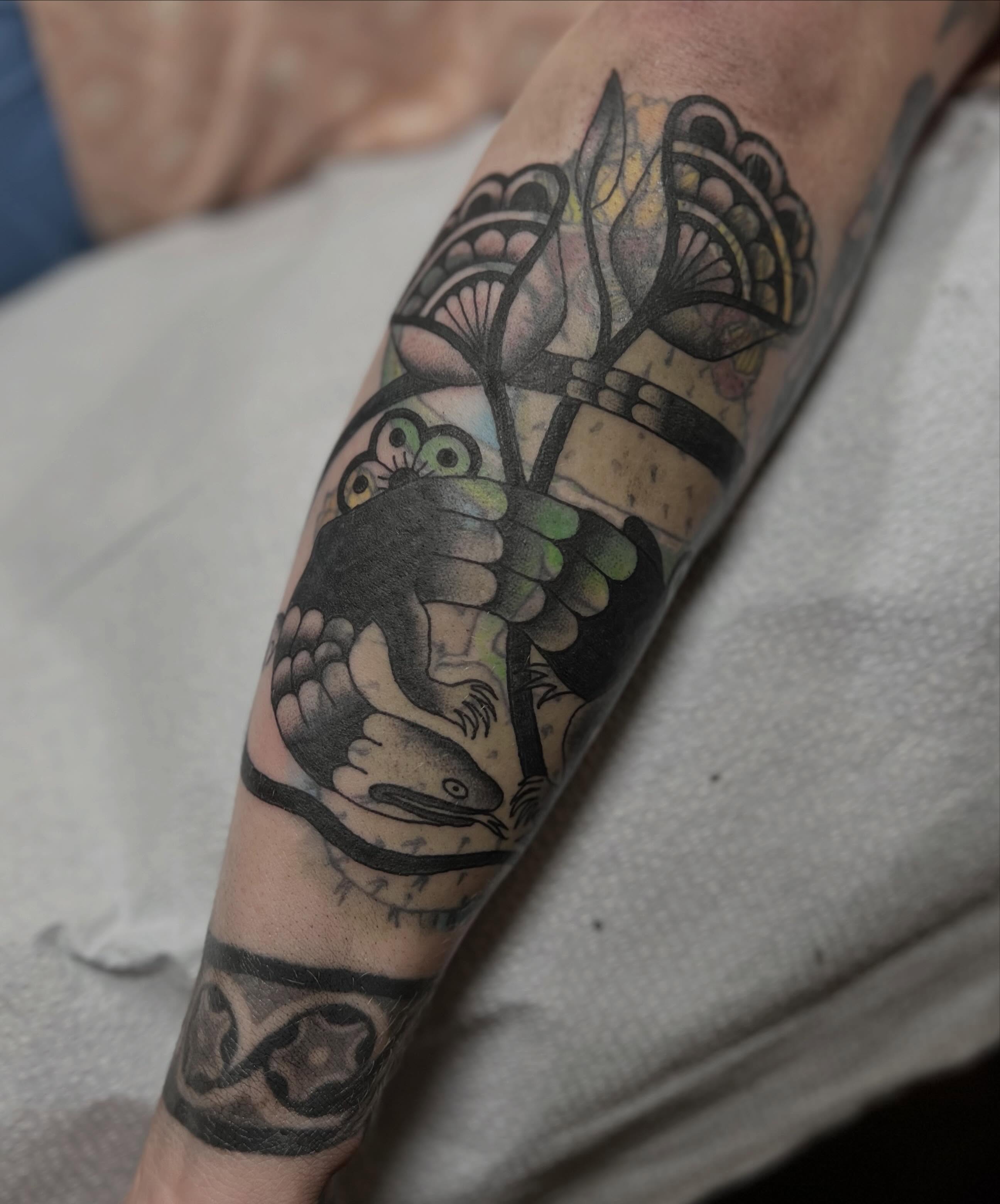 Tattoo by @david_tattselhoff — american_traditional