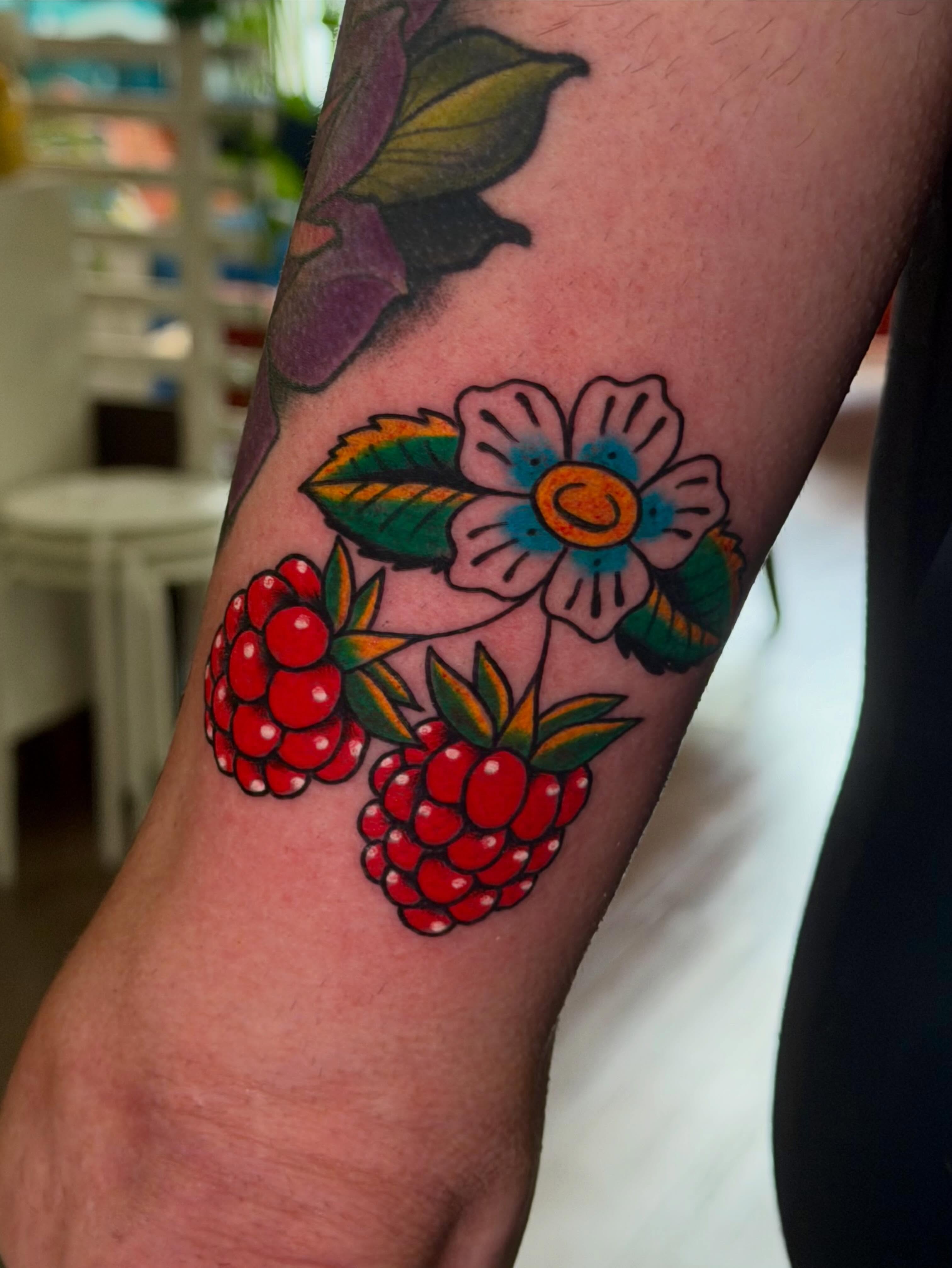 Tattoo by @_miss_elenaeous_ — american_traditional