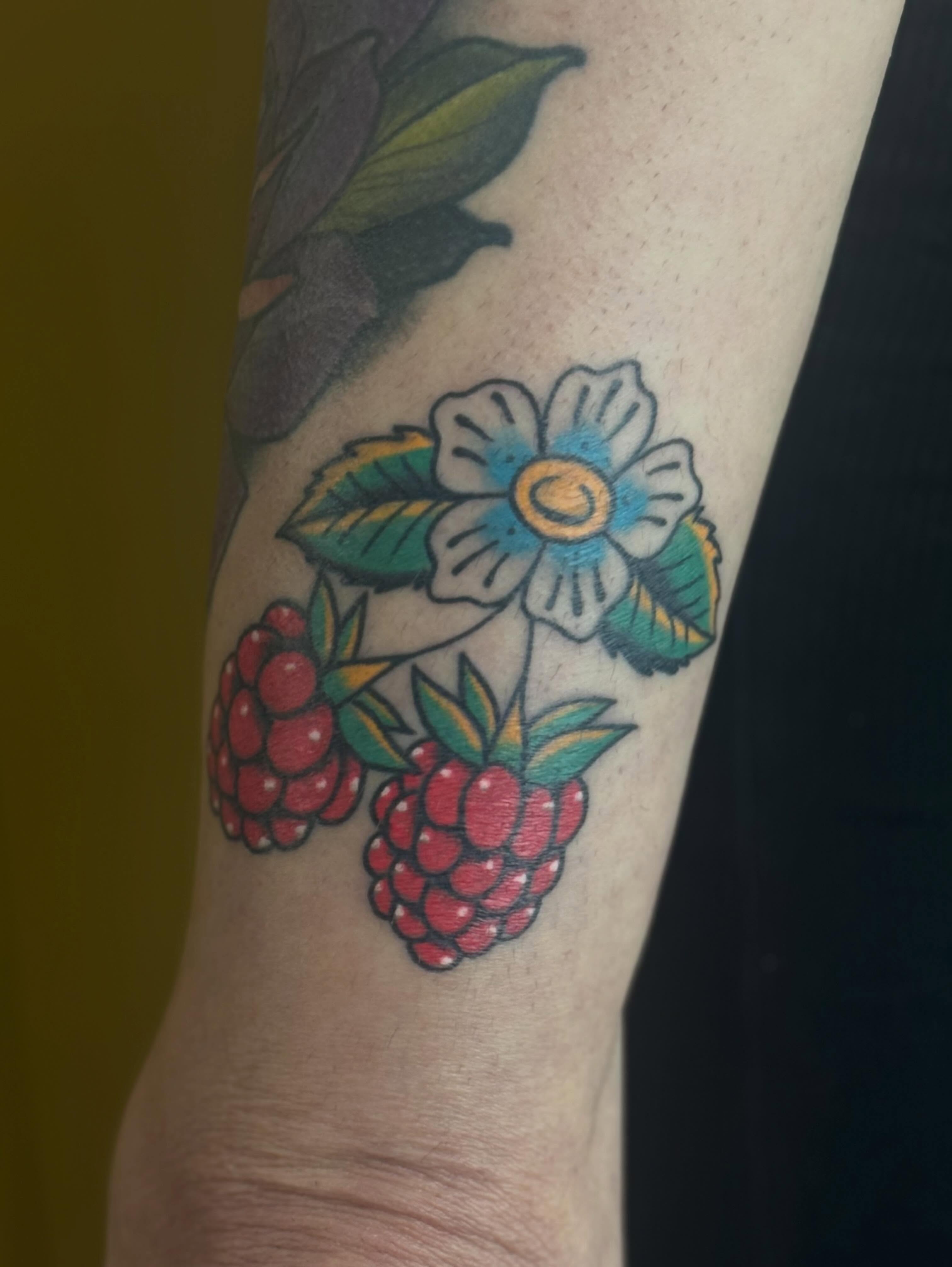 Tattoo by @_miss_elenaeous_ — american_traditional
