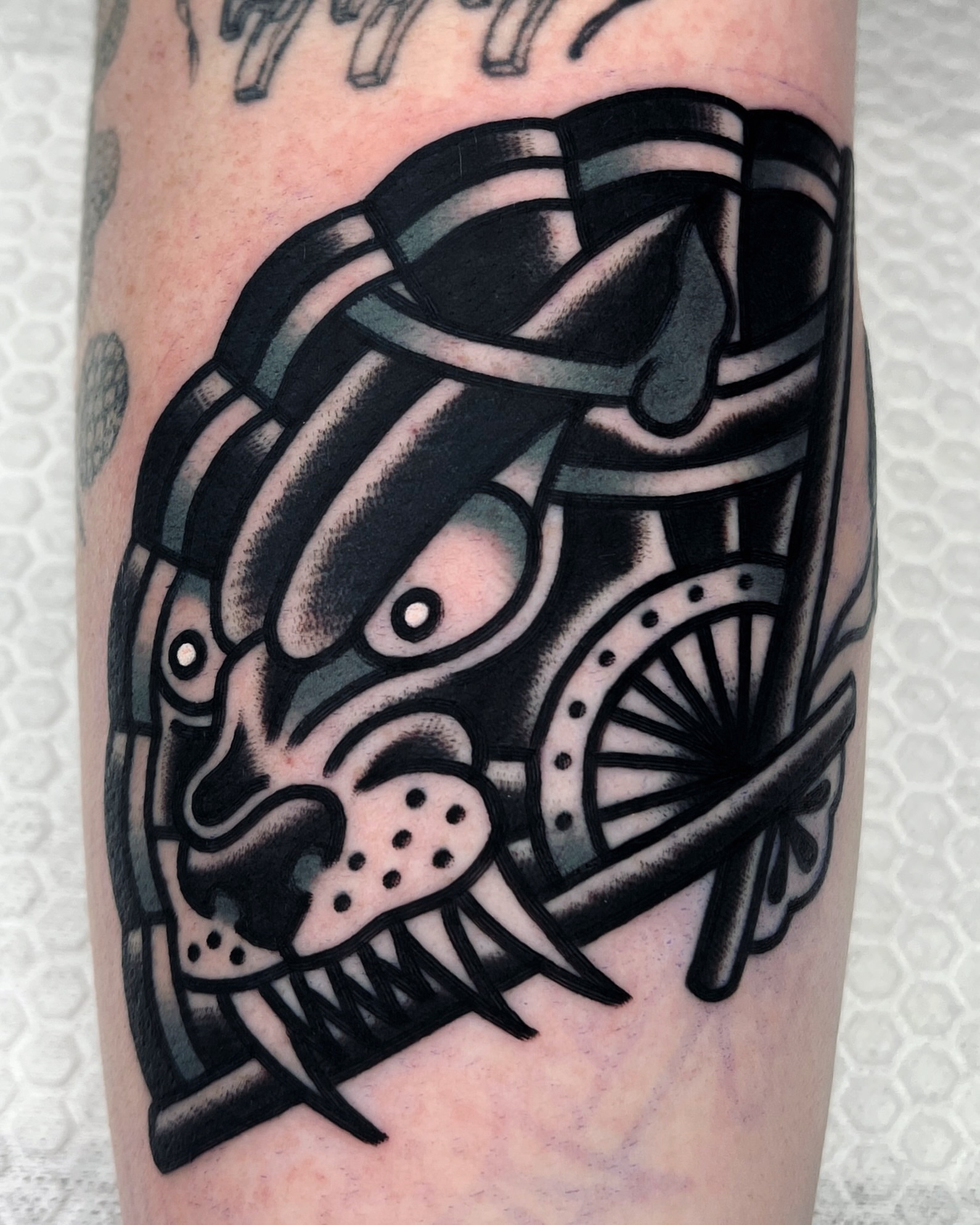 Panther American traditional tattoo on the forearm by 올드스쿨타투 호무