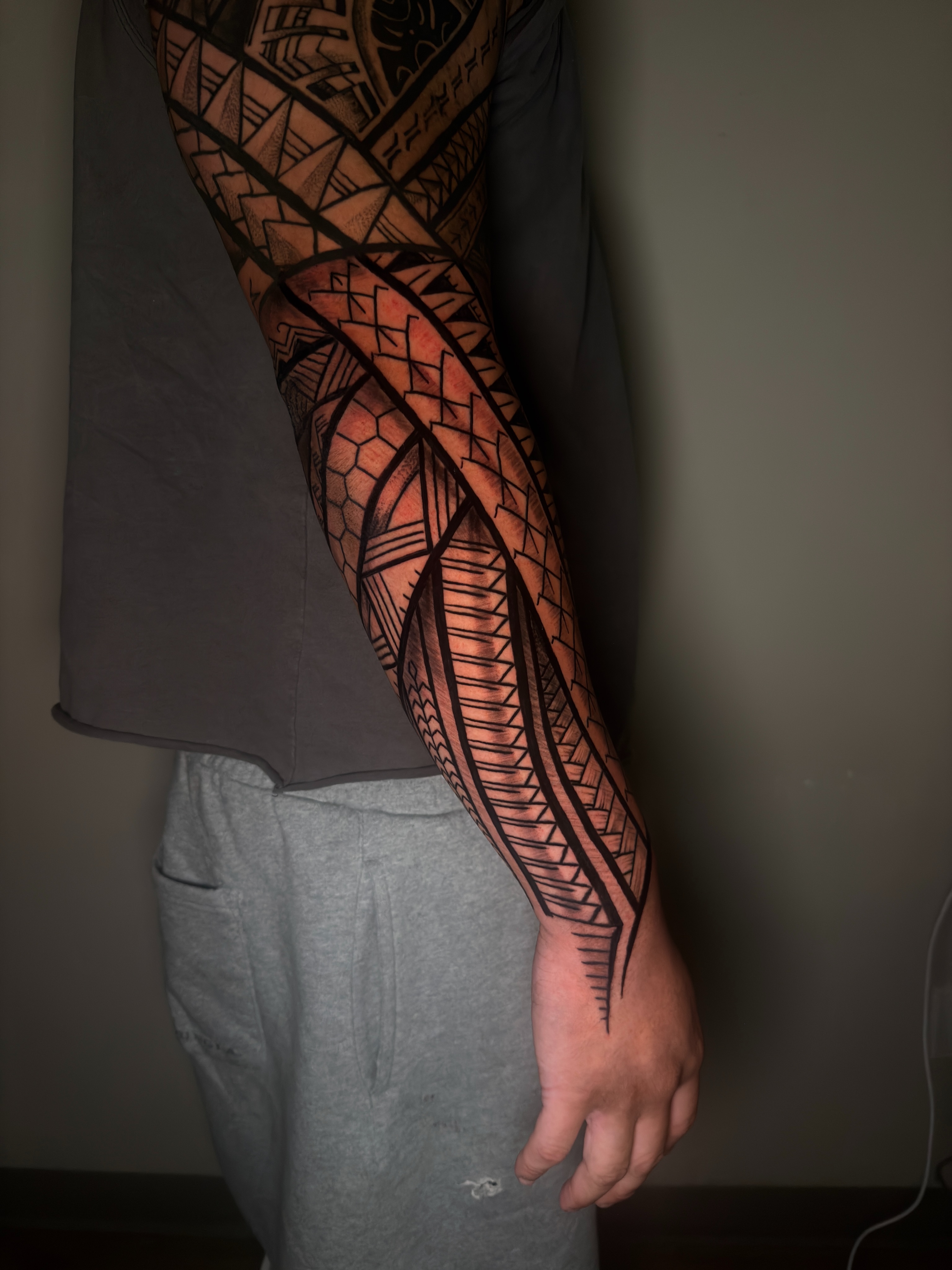 Tribal pattern tribal tattoo on the forearm by Caloy Obra