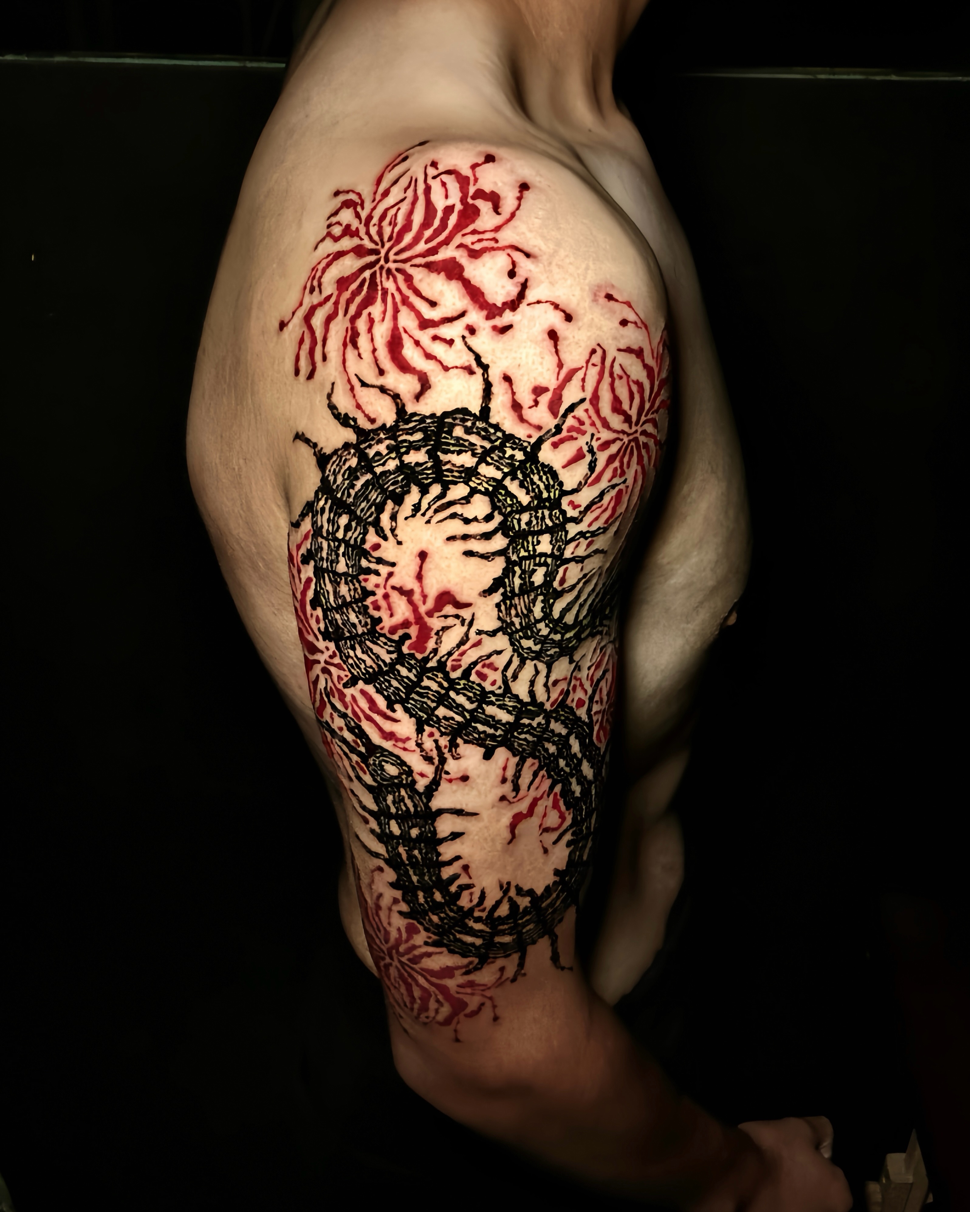 Tattoo by @moom_tattoo — blackwork