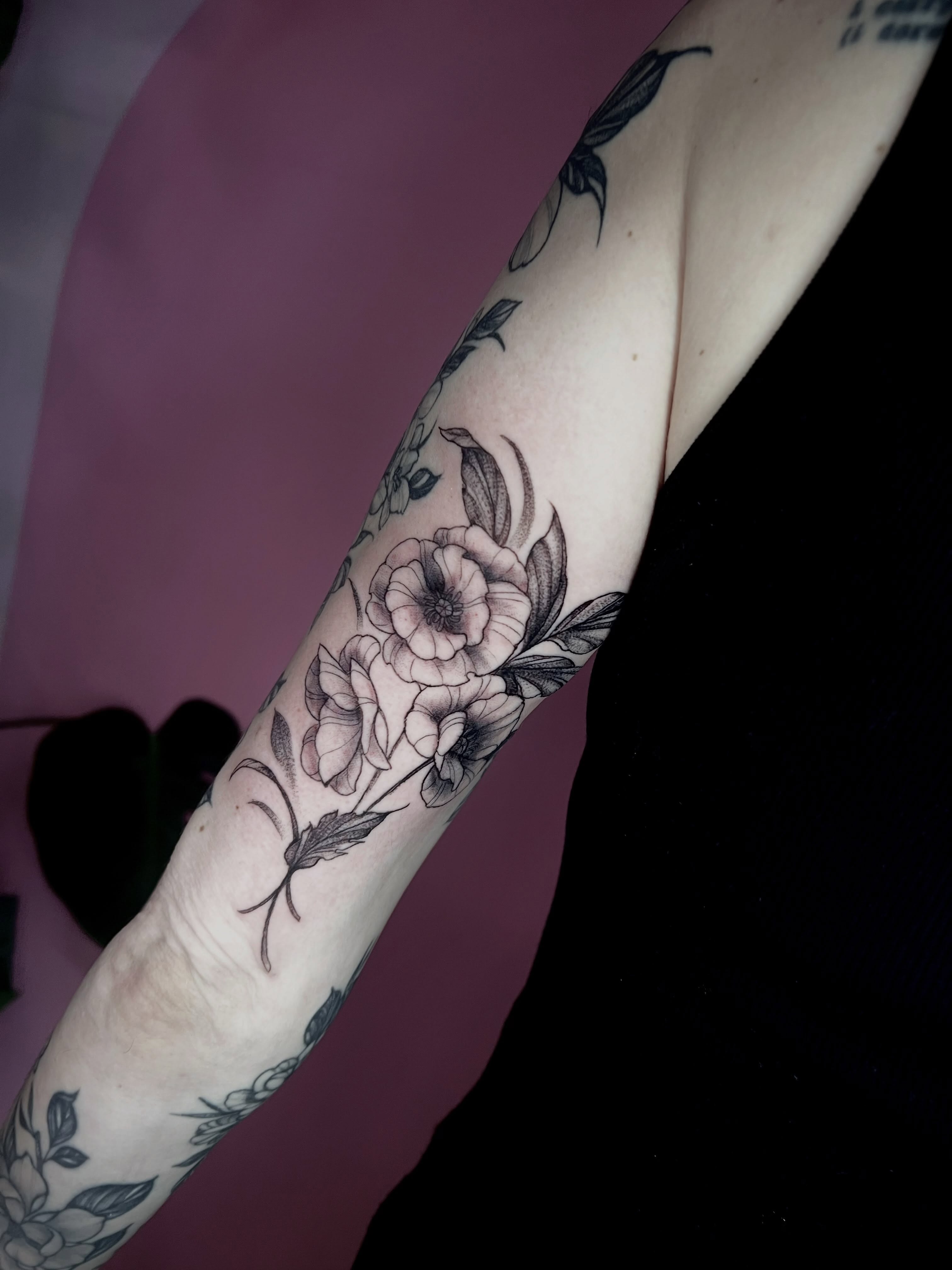 Tattoo by @jesvalentinetattoos — black_and_grey