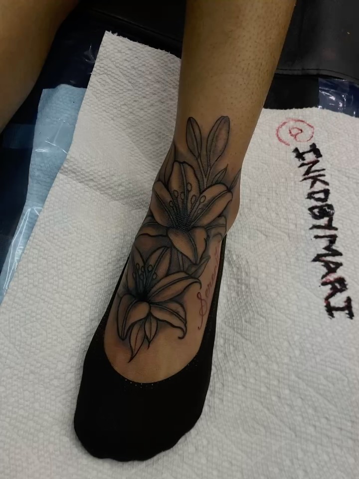 Lily black and grey tattoo on the foot by Mariš¤, Chicago, Illinois