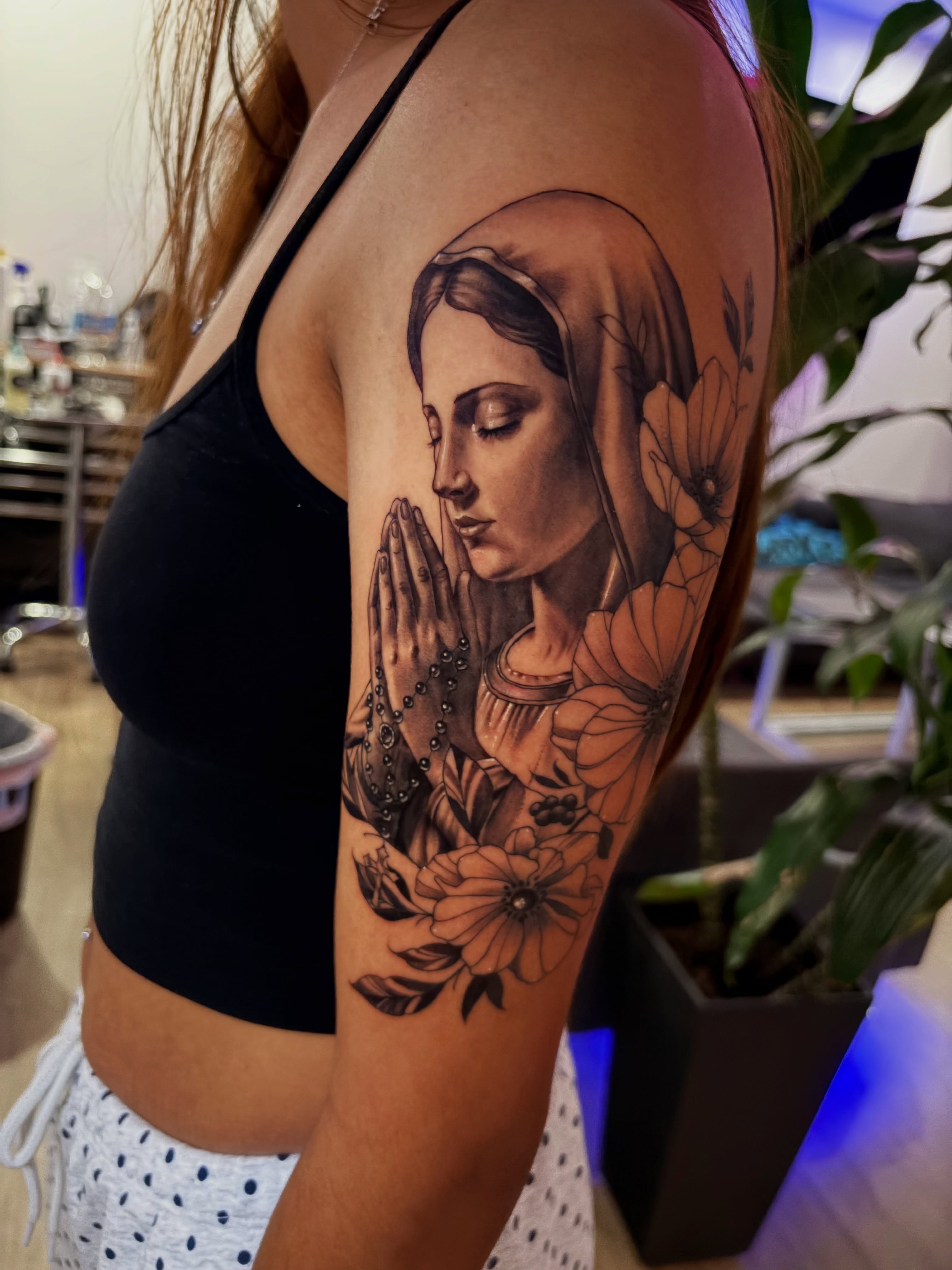 Praying woman realism tattoo on the forearm by Luis VP