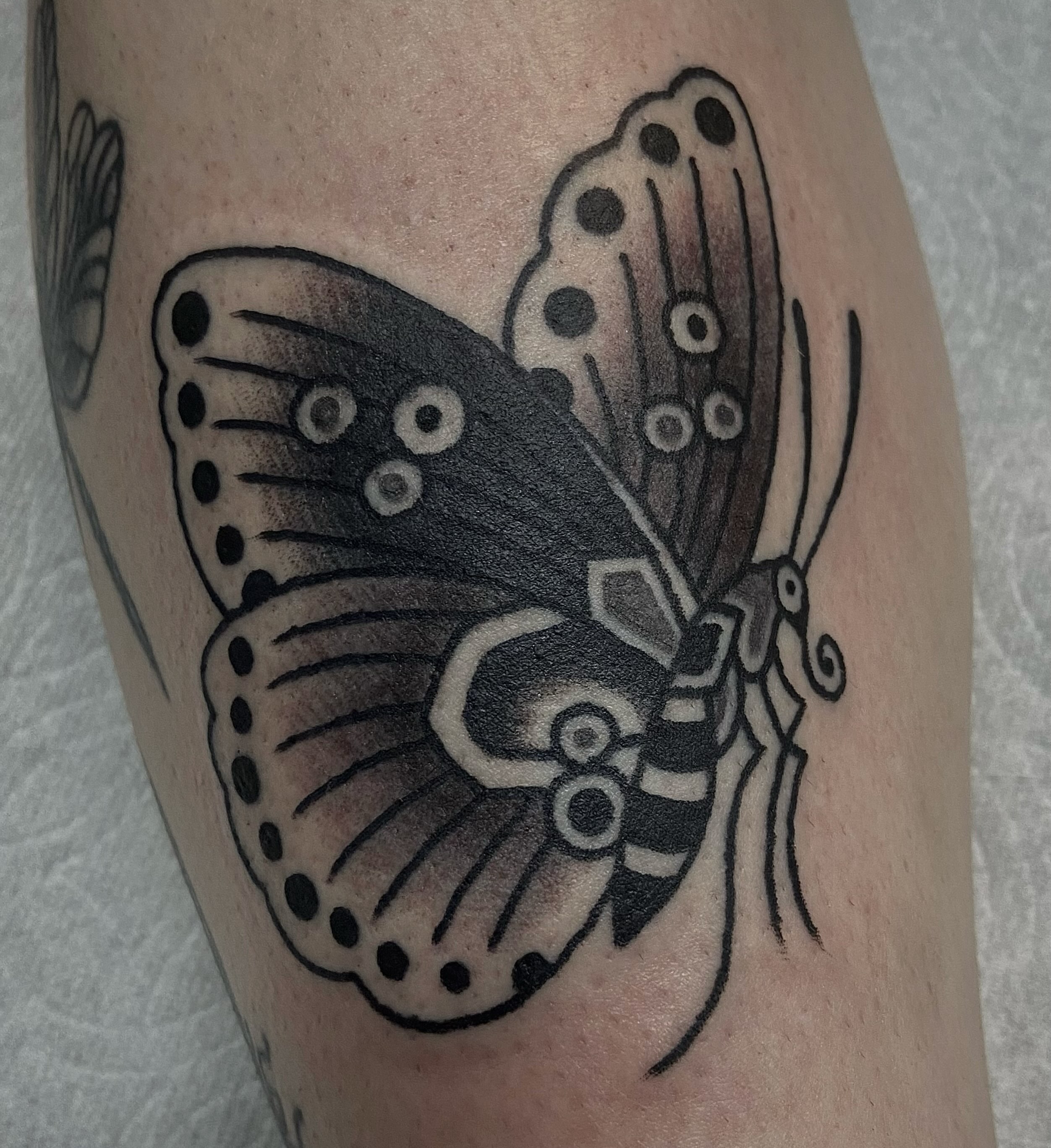 Tattoo by @vinnietatts — black_and_grey